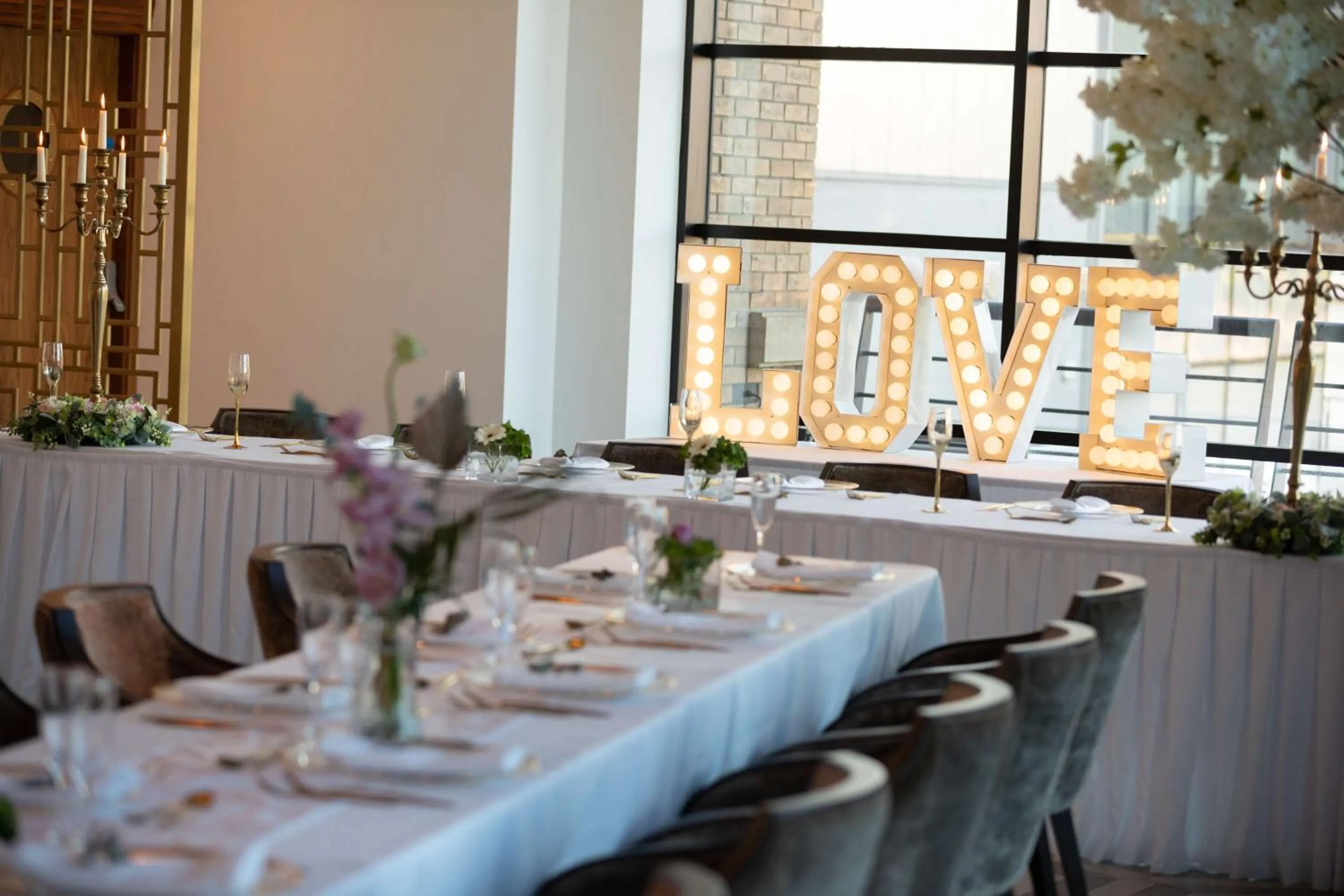 Restaurant/places to eat in Hilton Belfast