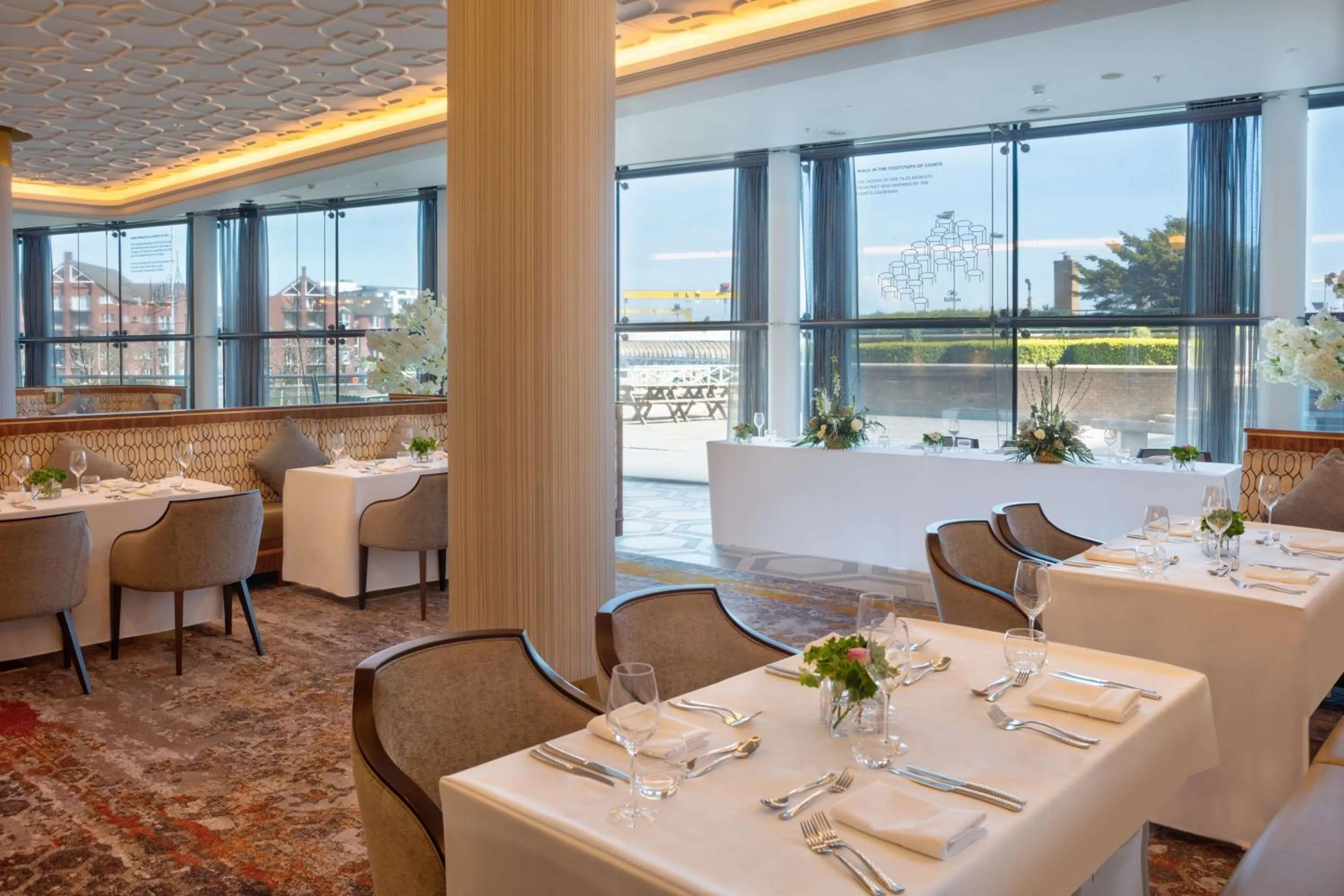 Lounge or bar in Hilton Belfast