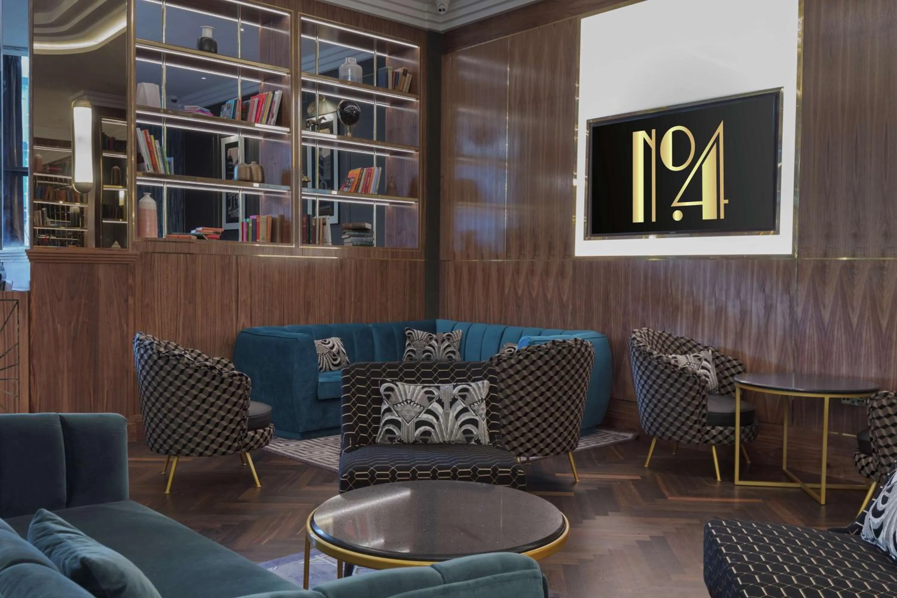 Lounge or bar in Hilton Belfast