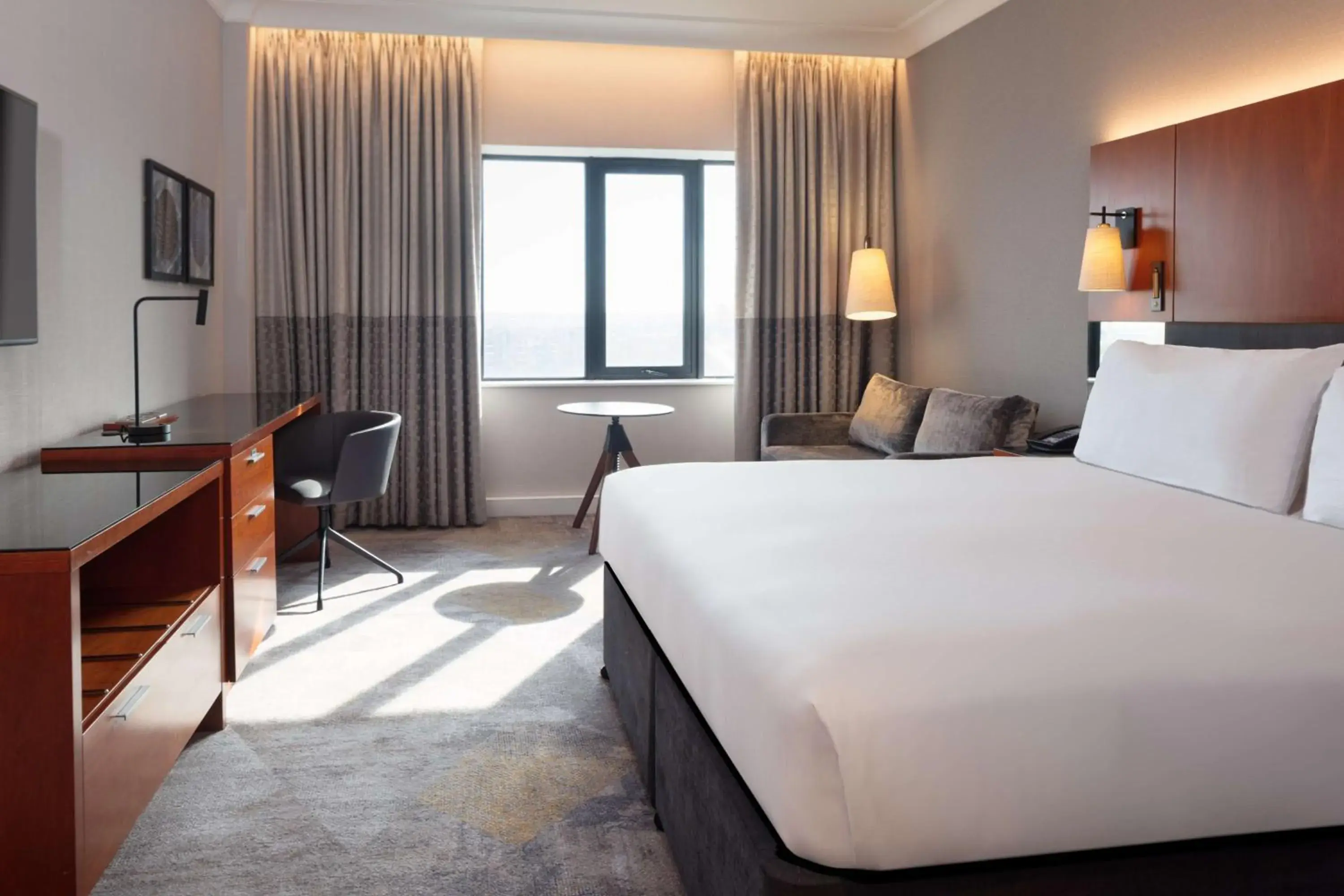 Bedroom, Bed in Hilton Belfast Bedroom, Bed in Hilton Belfast