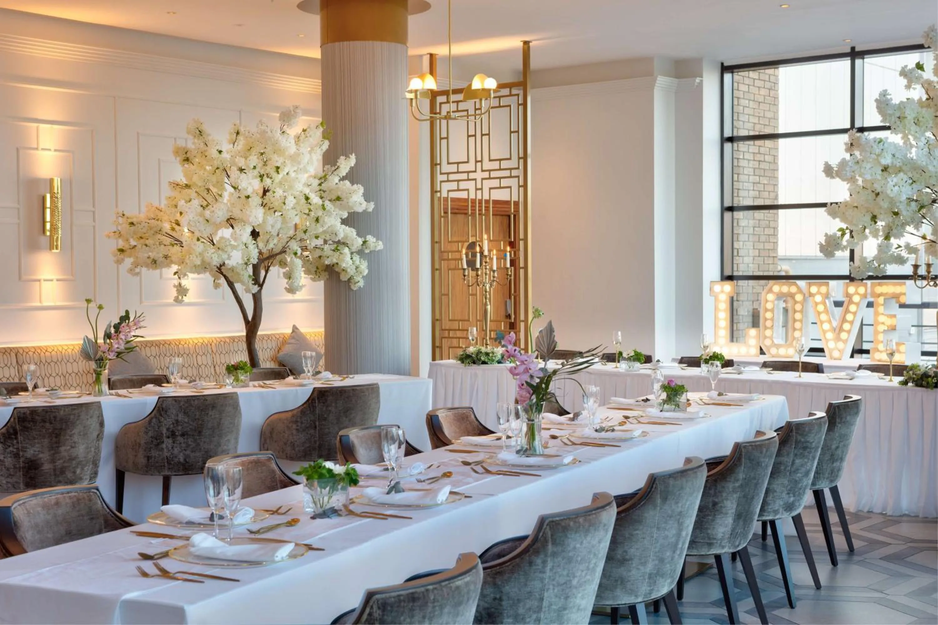 Restaurant/places to eat in Hilton Belfast