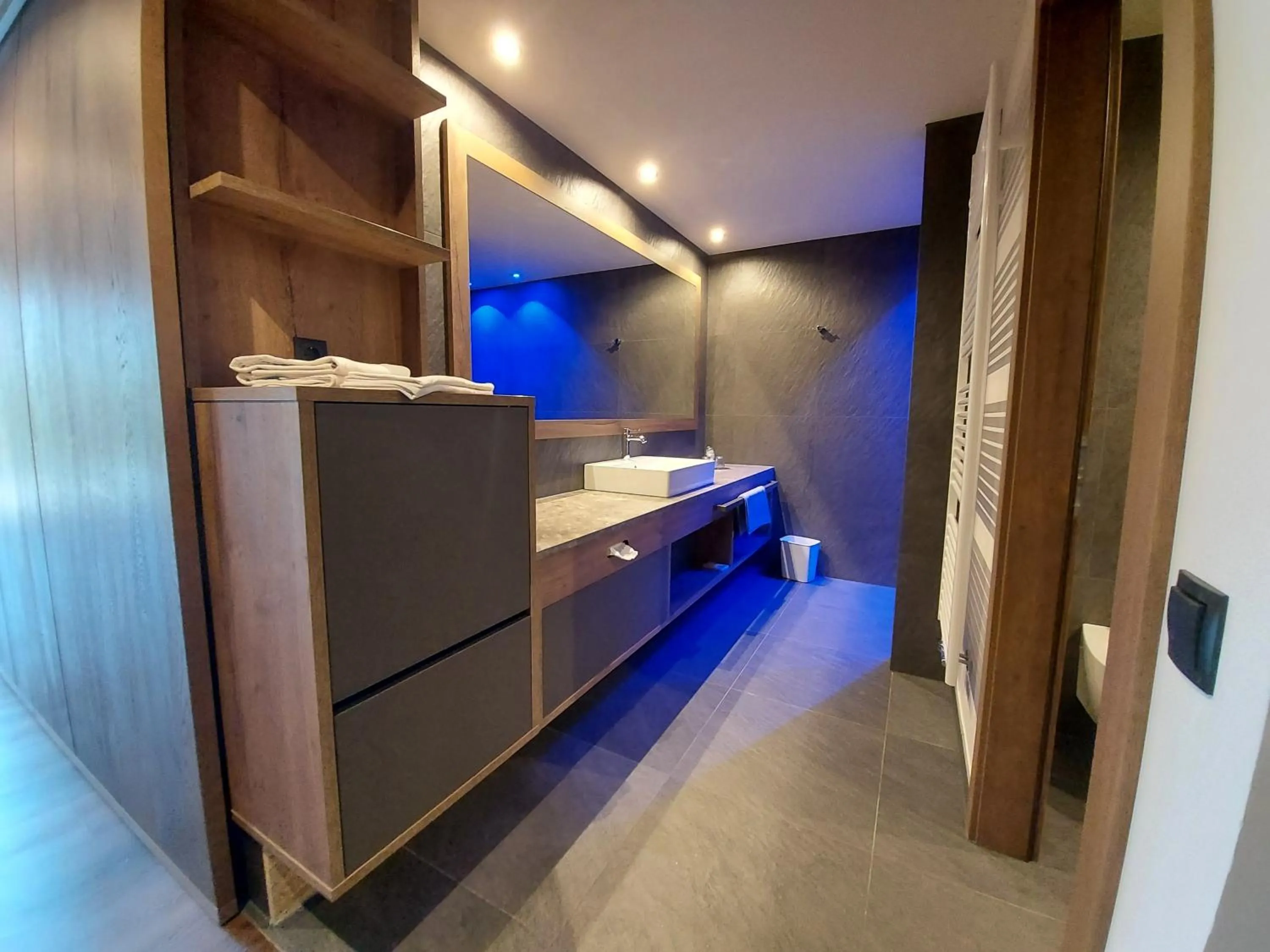 Bathroom in Molaris Lodge