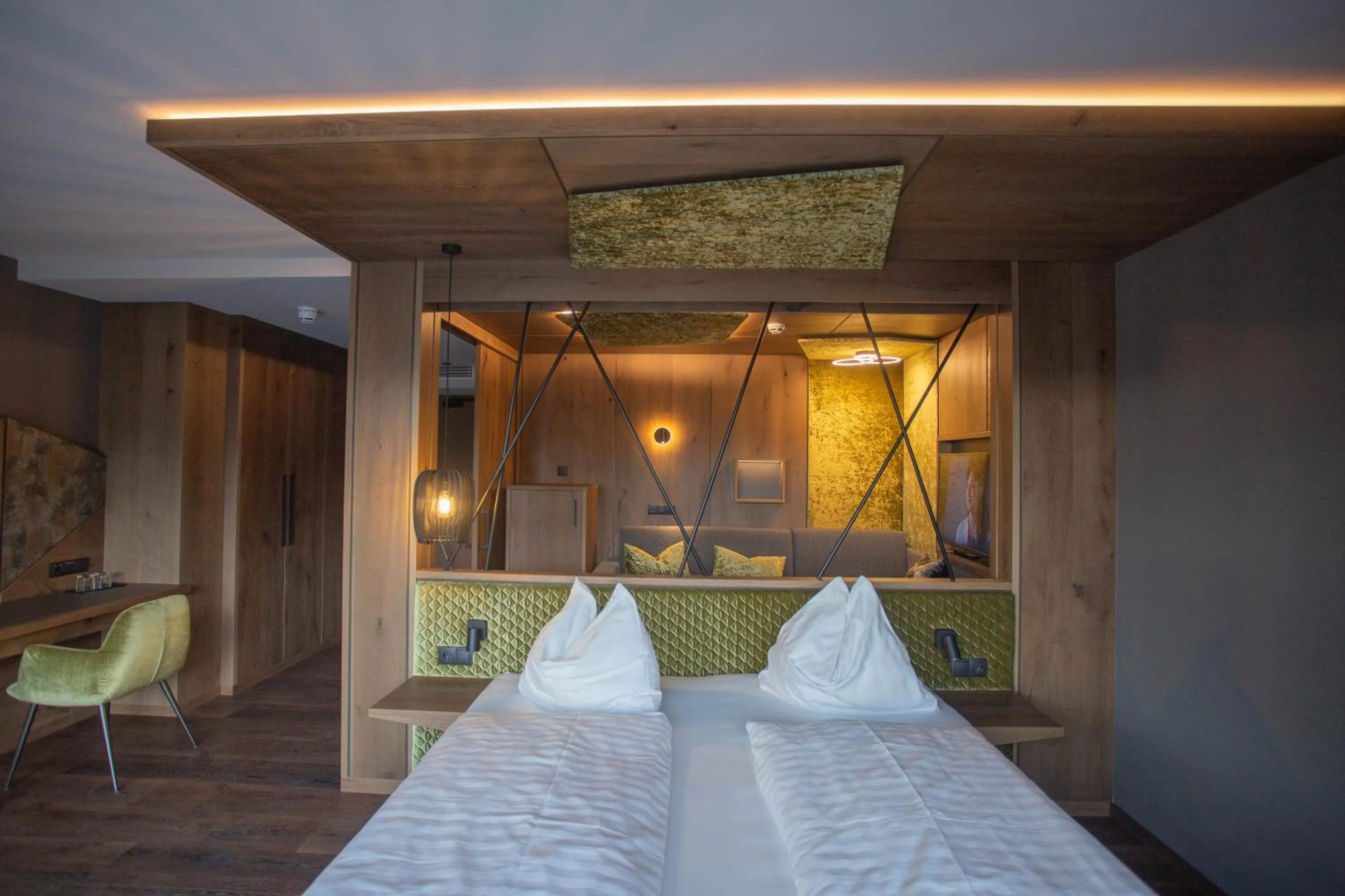 Photo of the whole room, Bed in Molaris Lodge