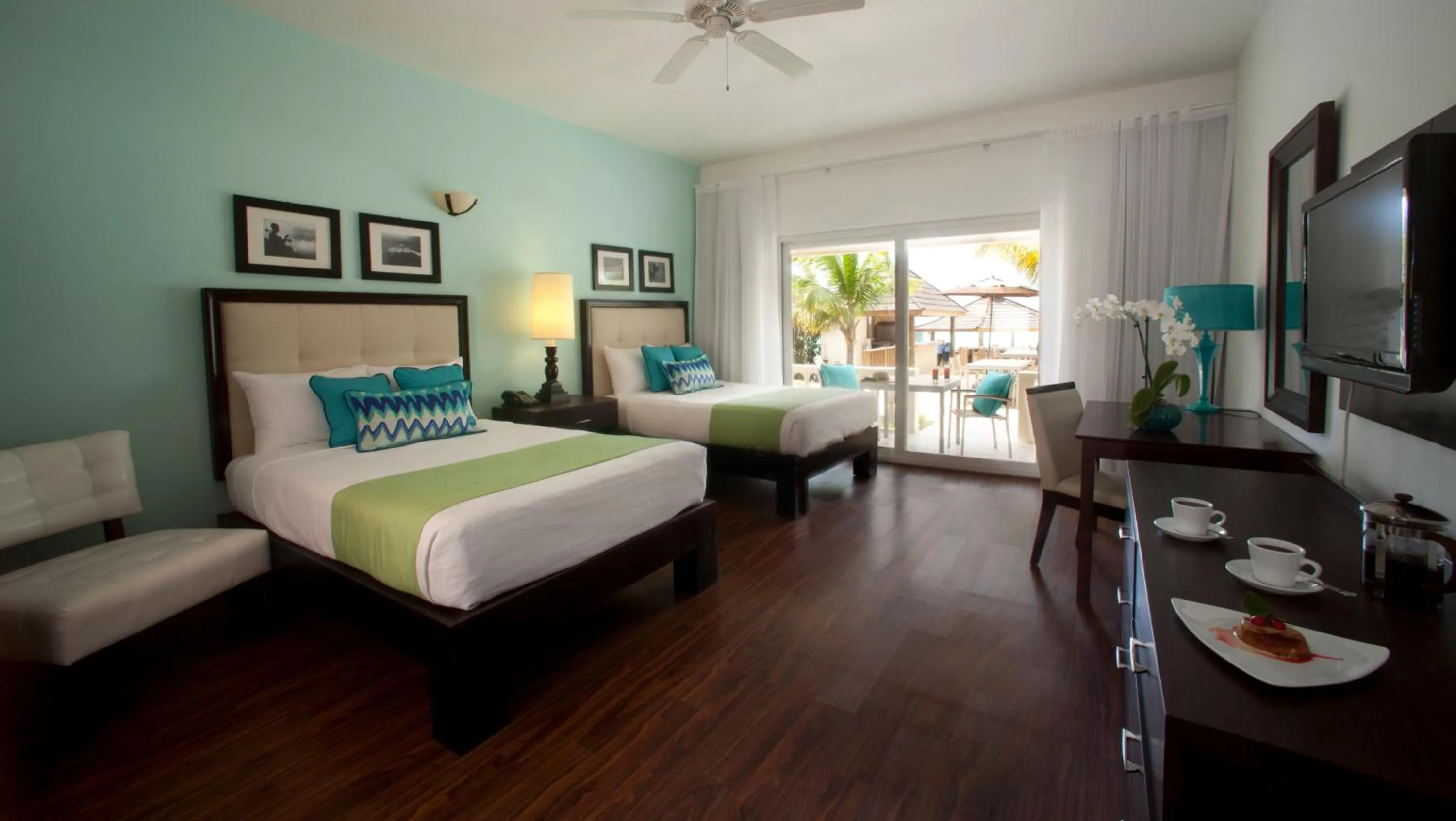 Bedroom, Bed in Sandy Haven Resort
