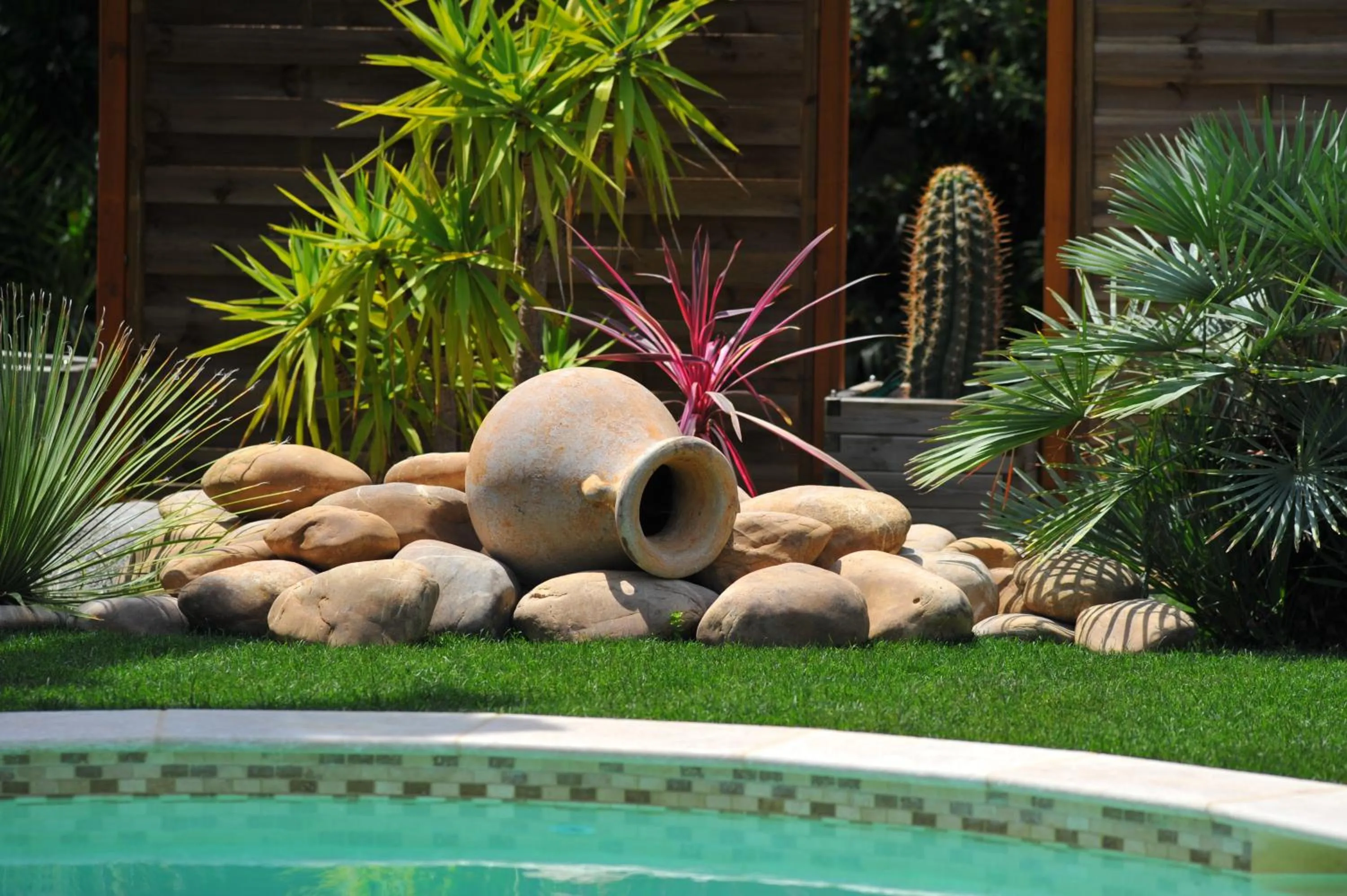 Swimming pool in Villa Valflor chambres d'hôtes et appartements