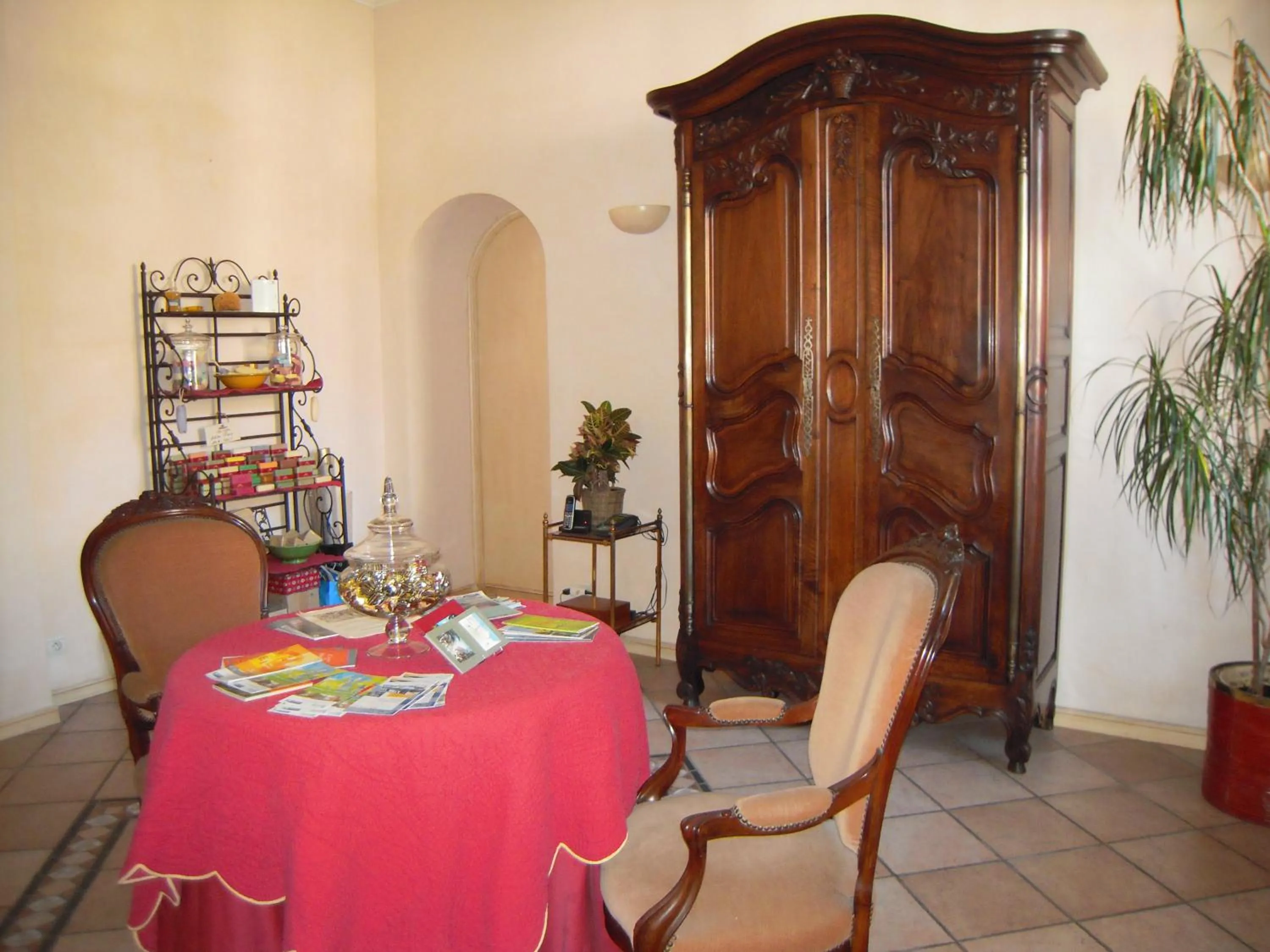 Communal lounge/ TV room in Villa Valflor chambres d'hôtes et appartements