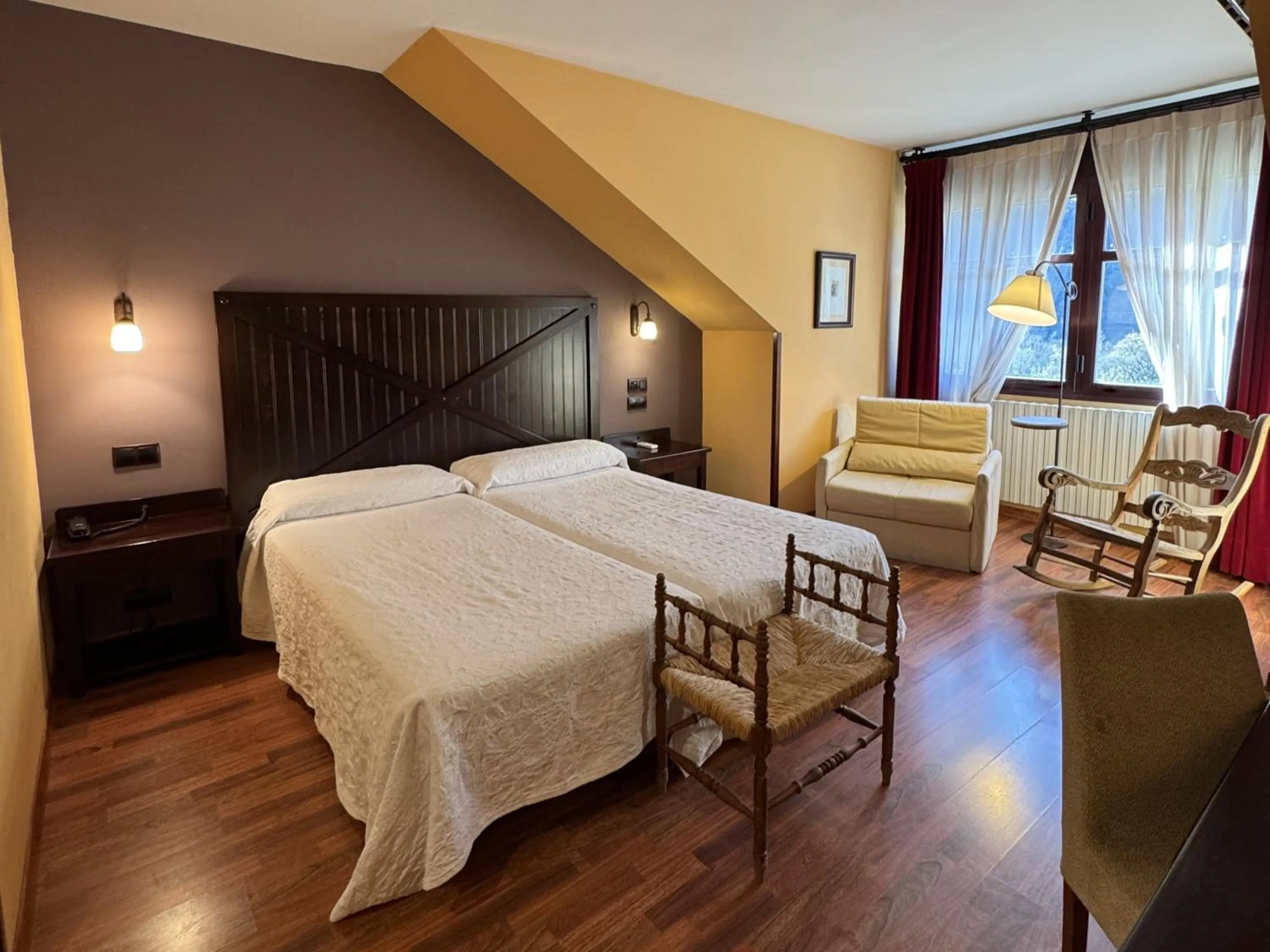 Photo of the whole room, Bed in Hotel Cotiella