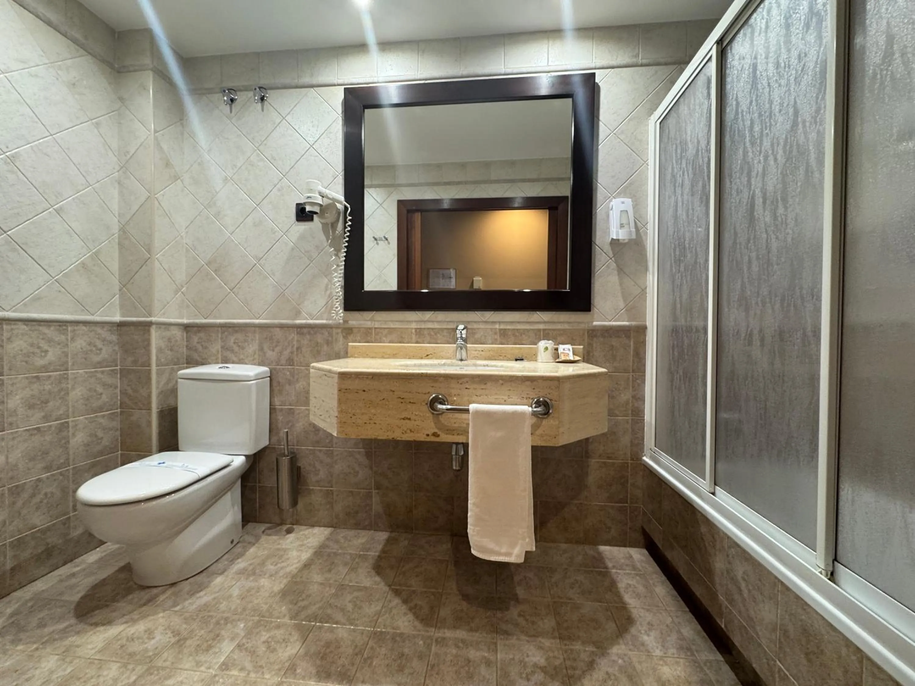 Bathroom in Hotel Cotiella