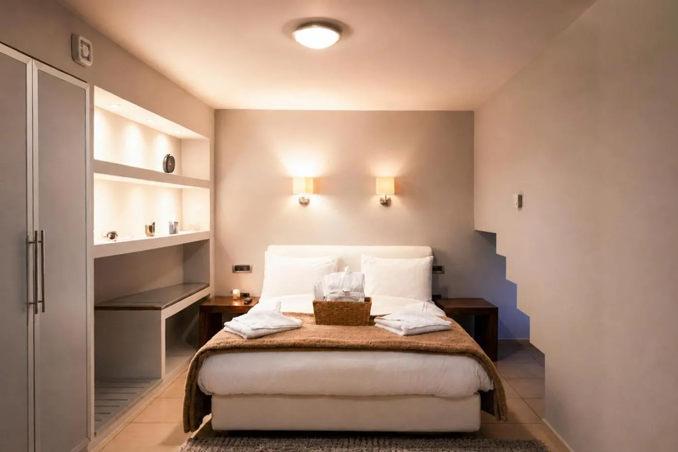 Bed in Vathyskia Guesthouse