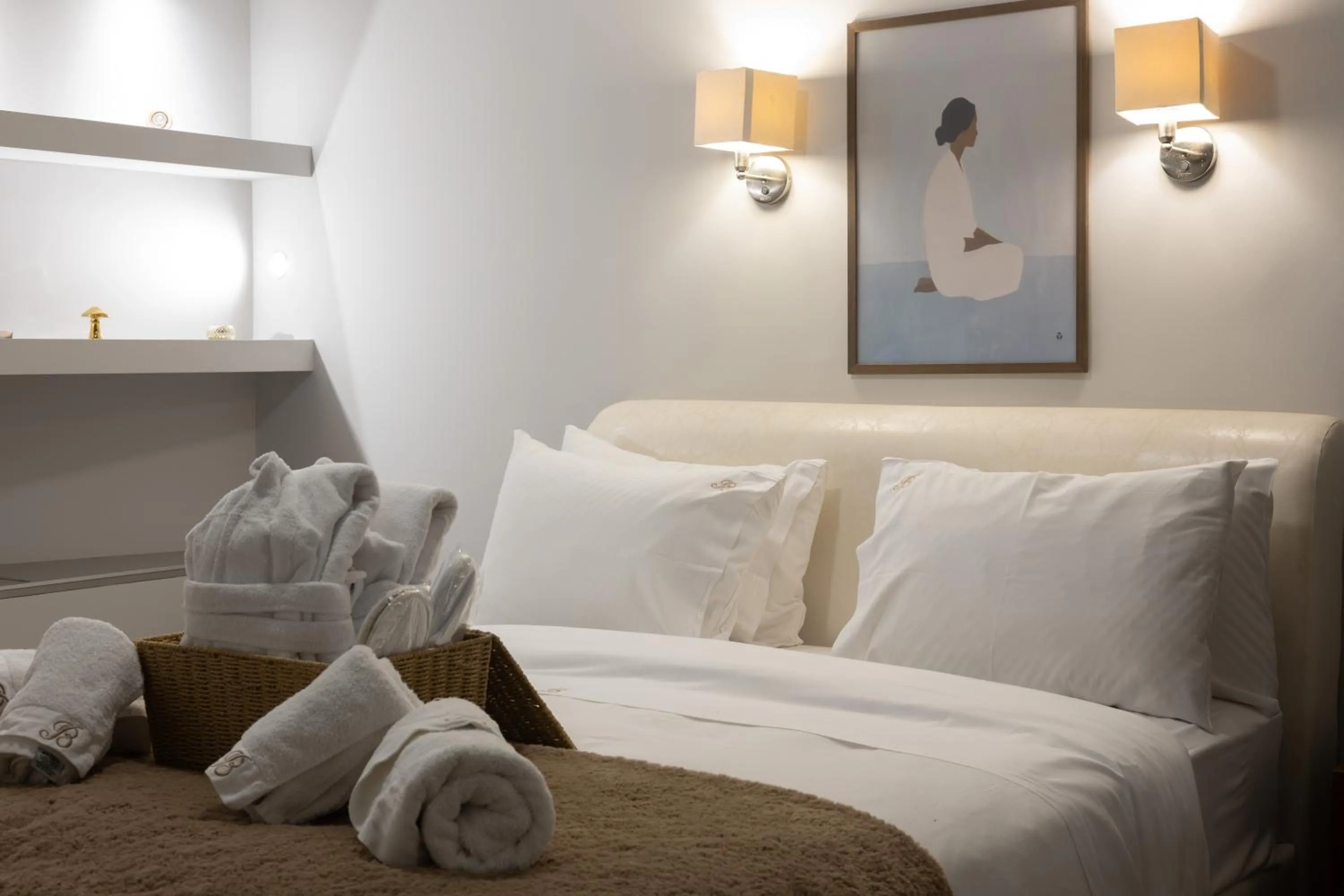 Bed in Vathyskia Guesthouse