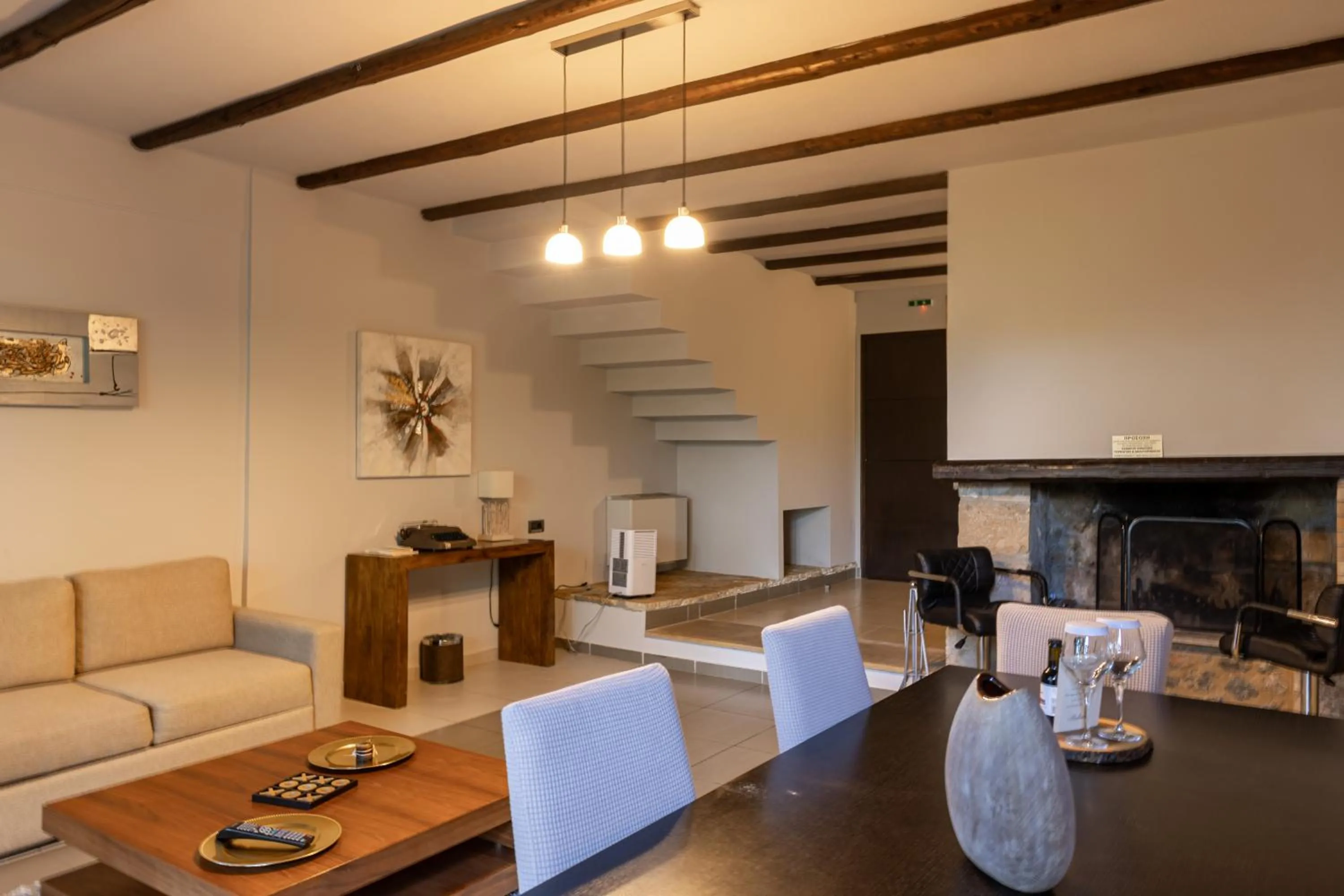 Photo of the whole room in Vathyskia Guesthouse