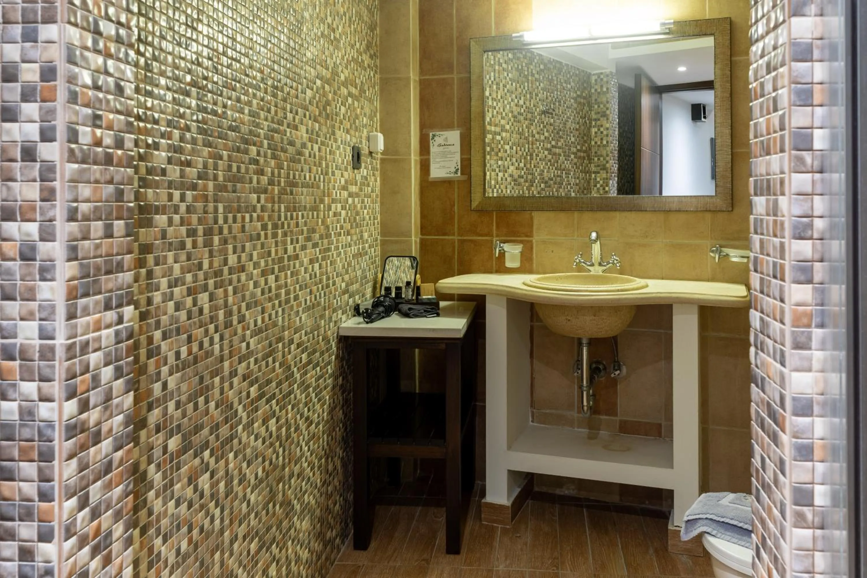 Bathroom in Vathyskia Guesthouse
