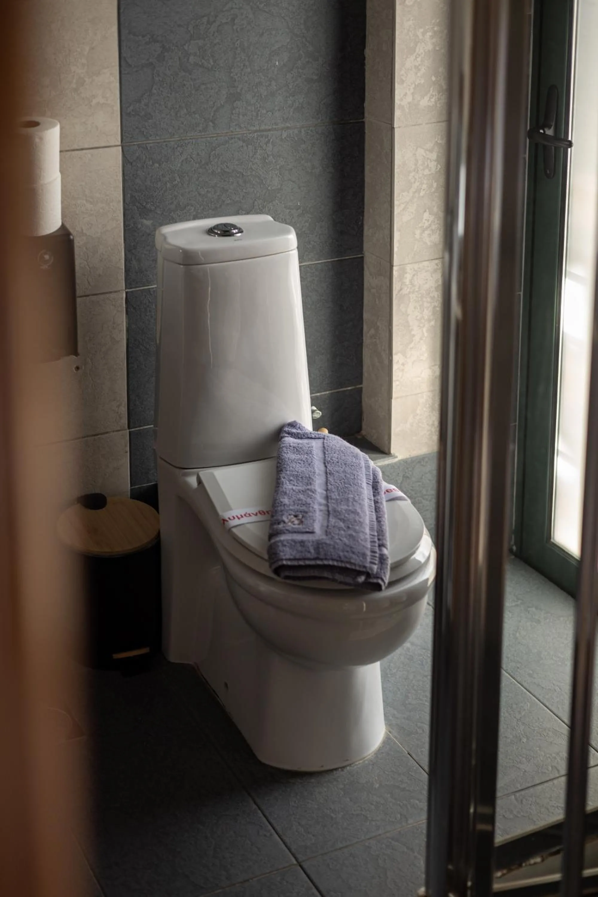 Shower in Vathyskia Guesthouse