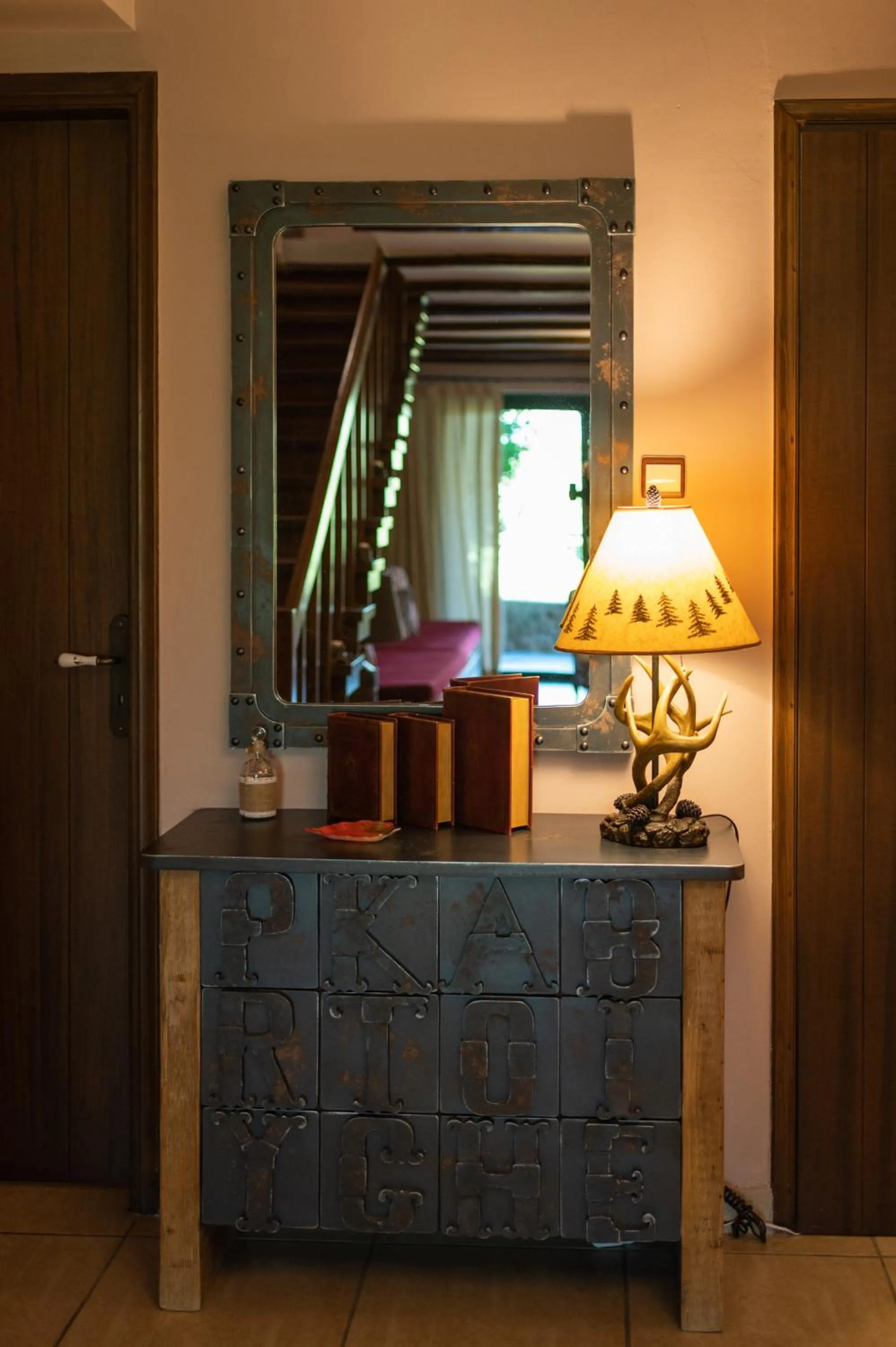 Decorative detail in Vathyskia Guesthouse