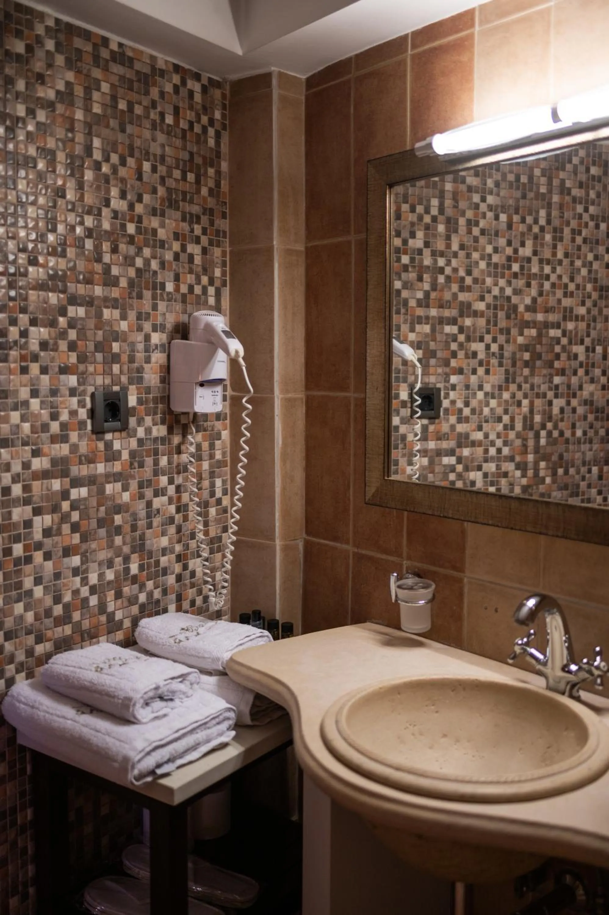 Bathroom in Vathyskia Guesthouse