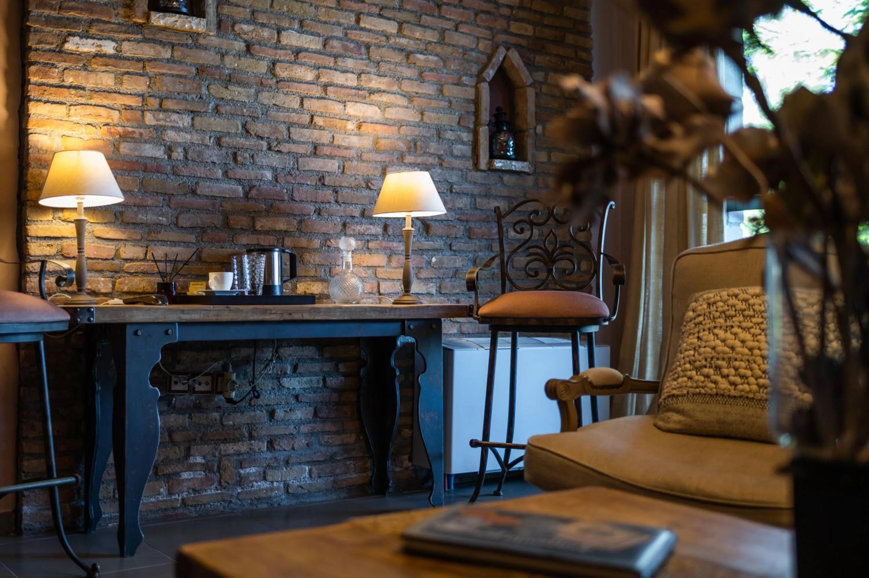Living room in Vathyskia Guesthouse