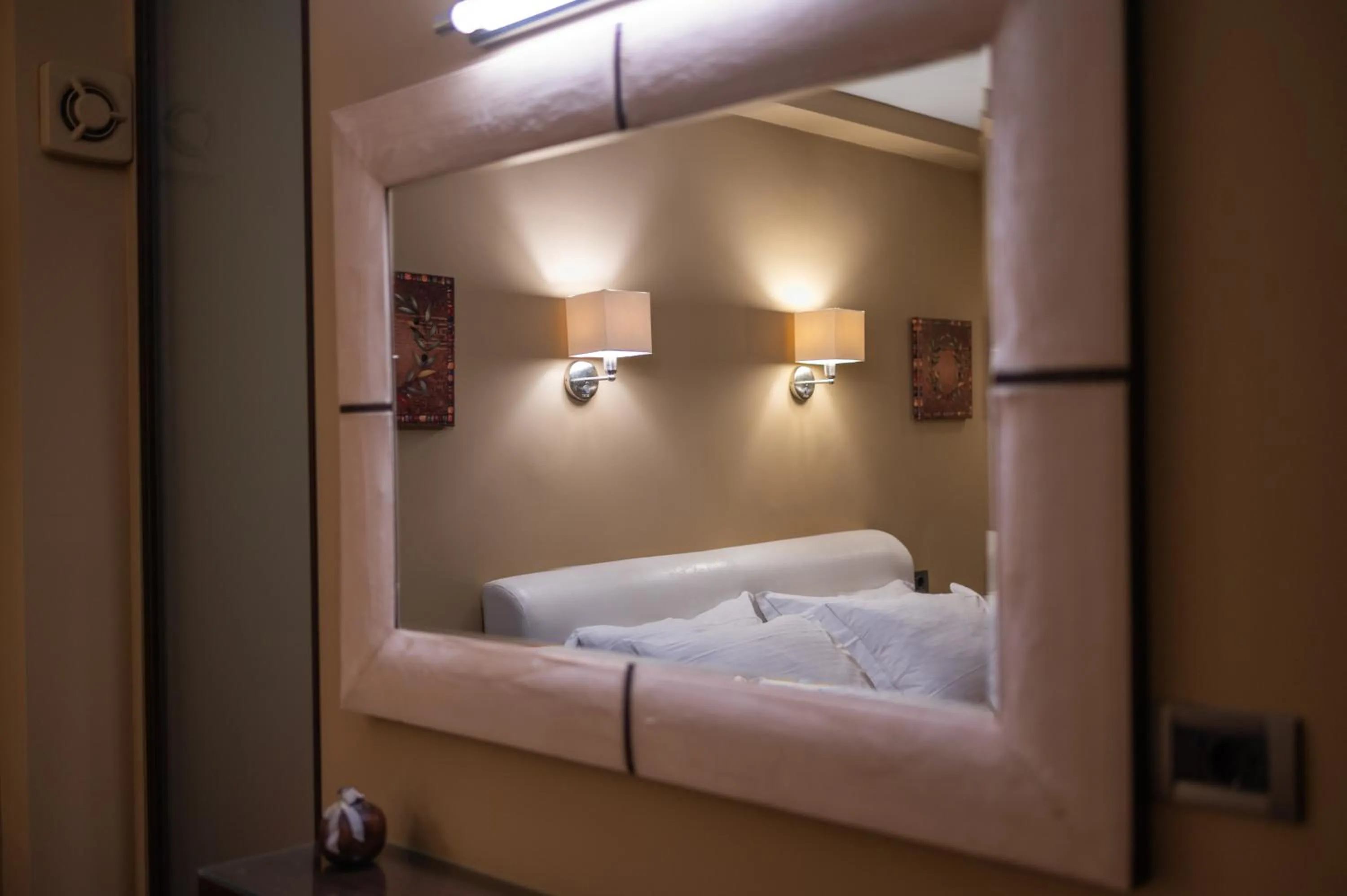 Photo of the whole room, Bed in Vathyskia Guesthouse