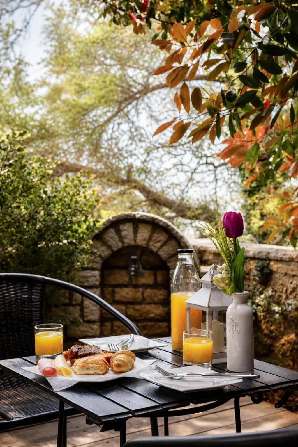 Patio in Vathyskia Guesthouse