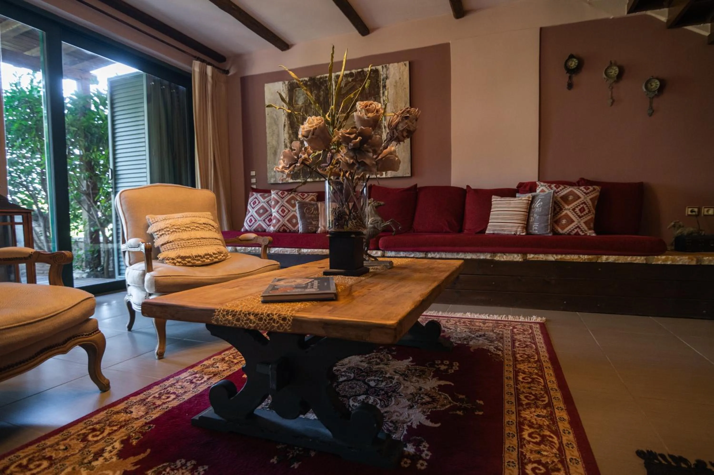 Living room in Vathyskia Guesthouse