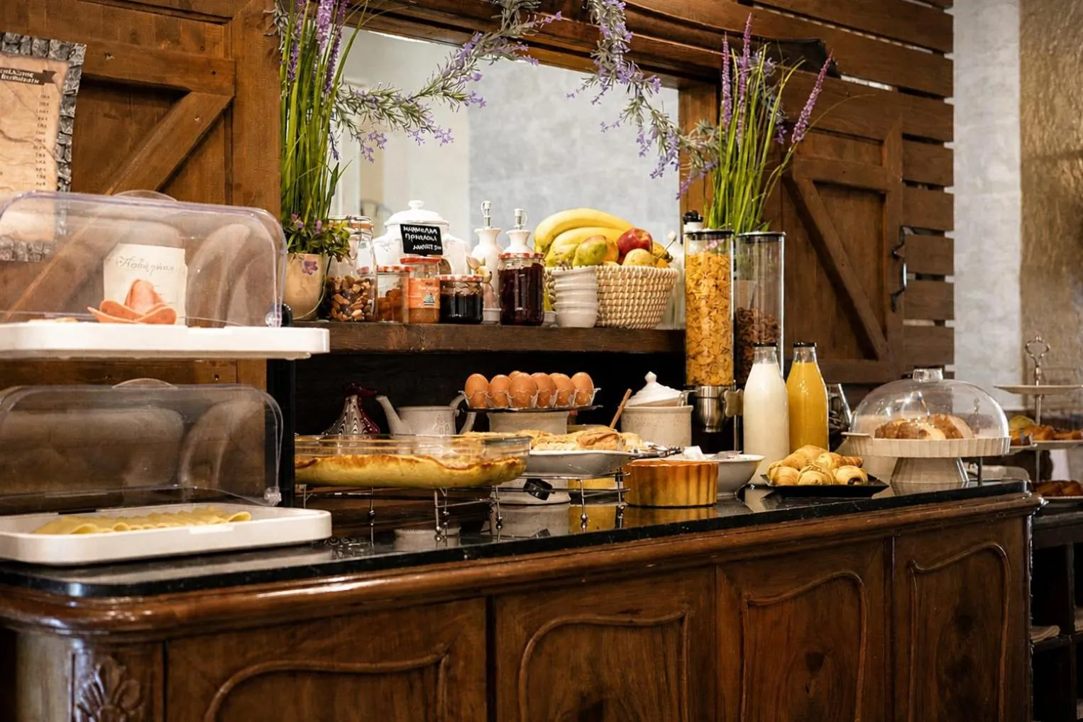 Food and drinks in Vathyskia Guesthouse