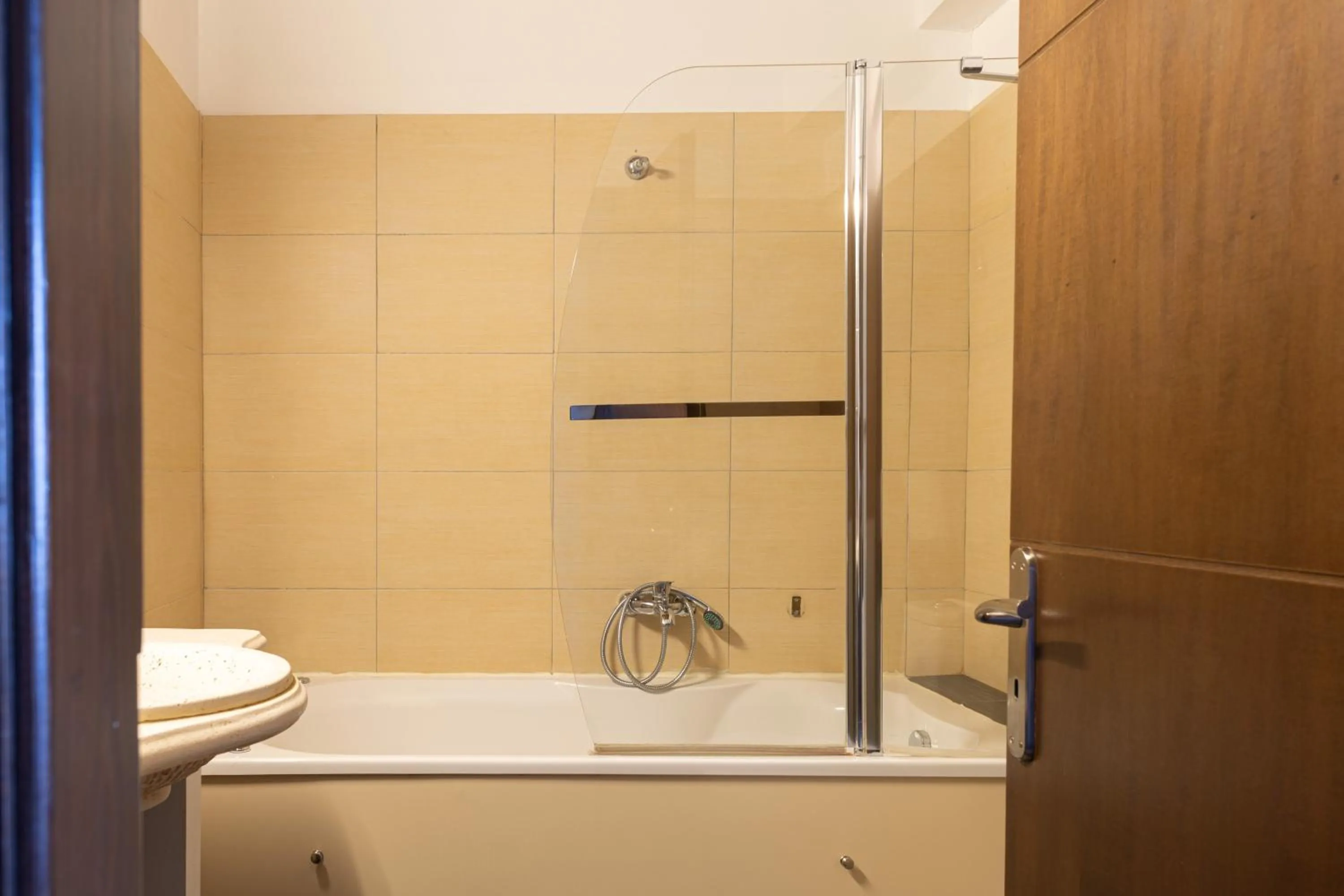 Bathroom in Vathyskia Guesthouse