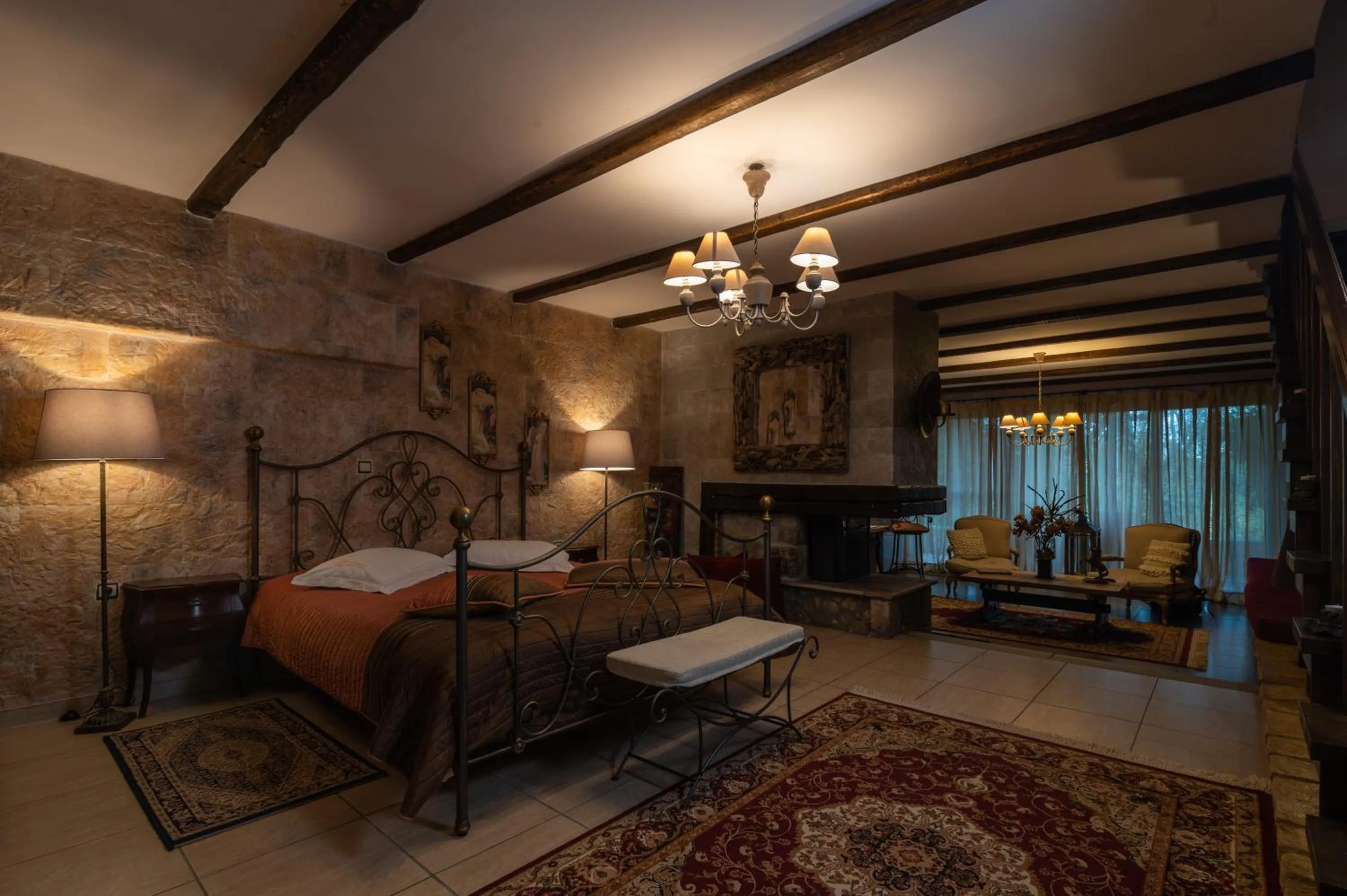 Bed in Vathyskia Guesthouse