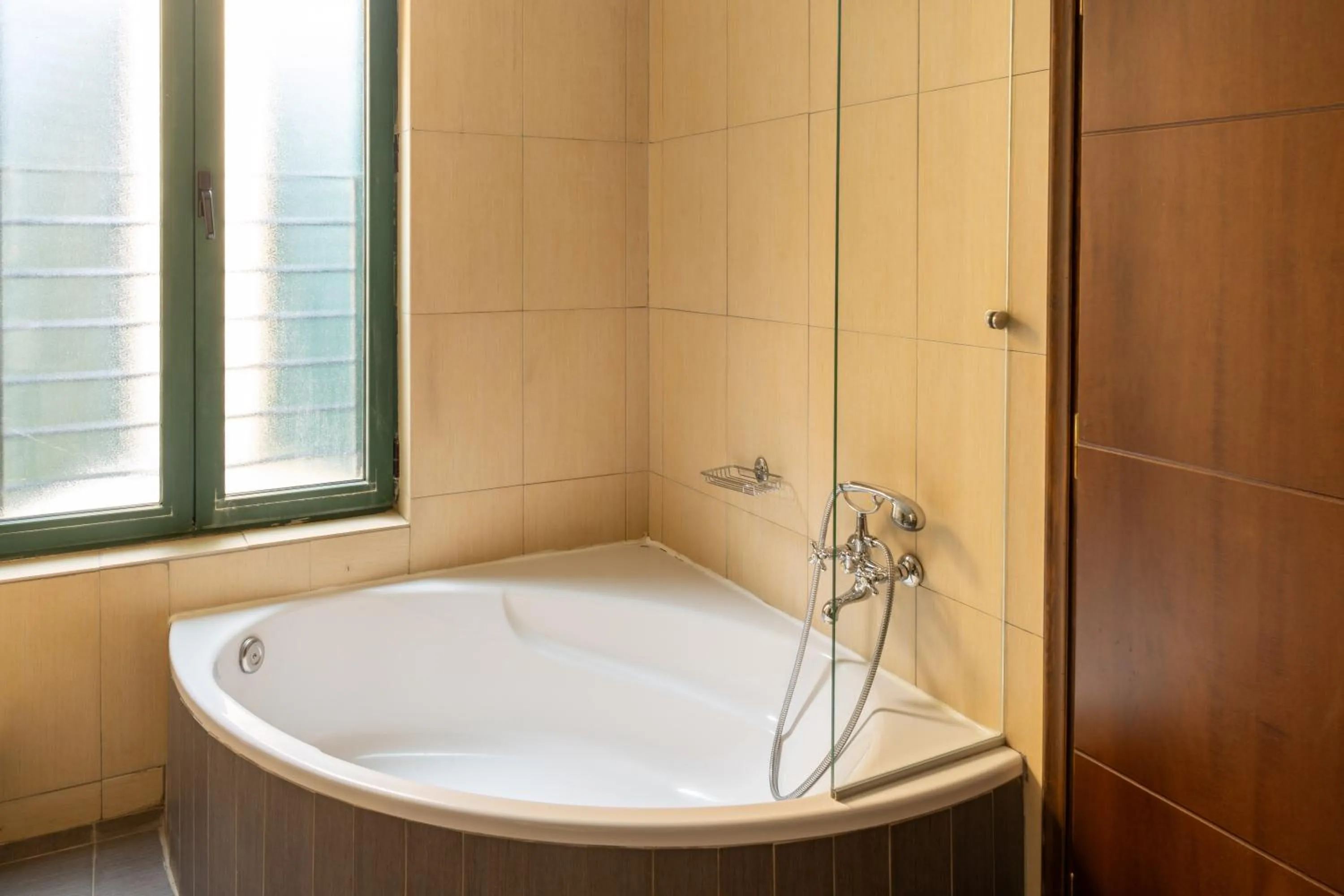 Bathroom in Vathyskia Guesthouse