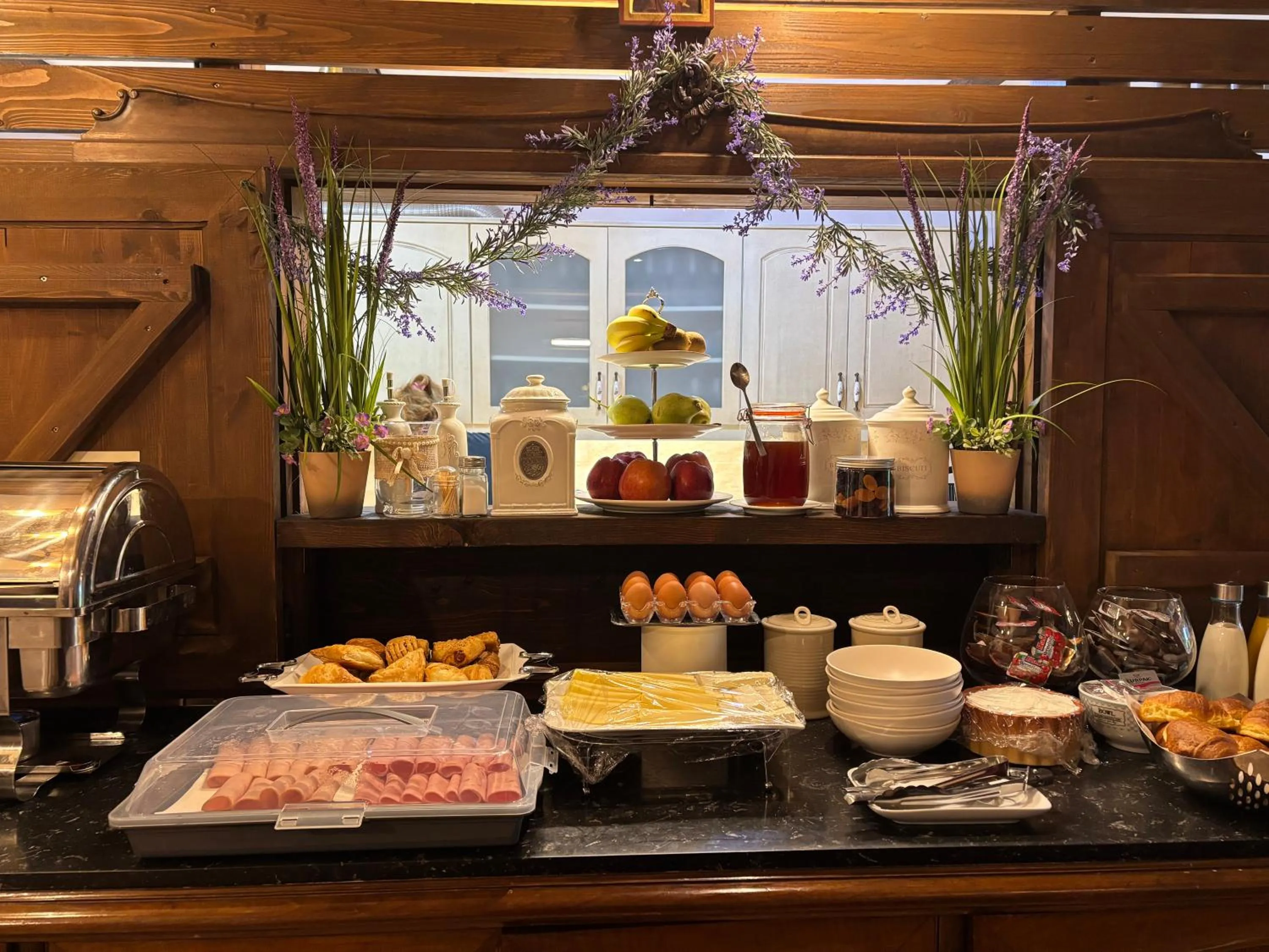 Food in Vathyskia Guesthouse