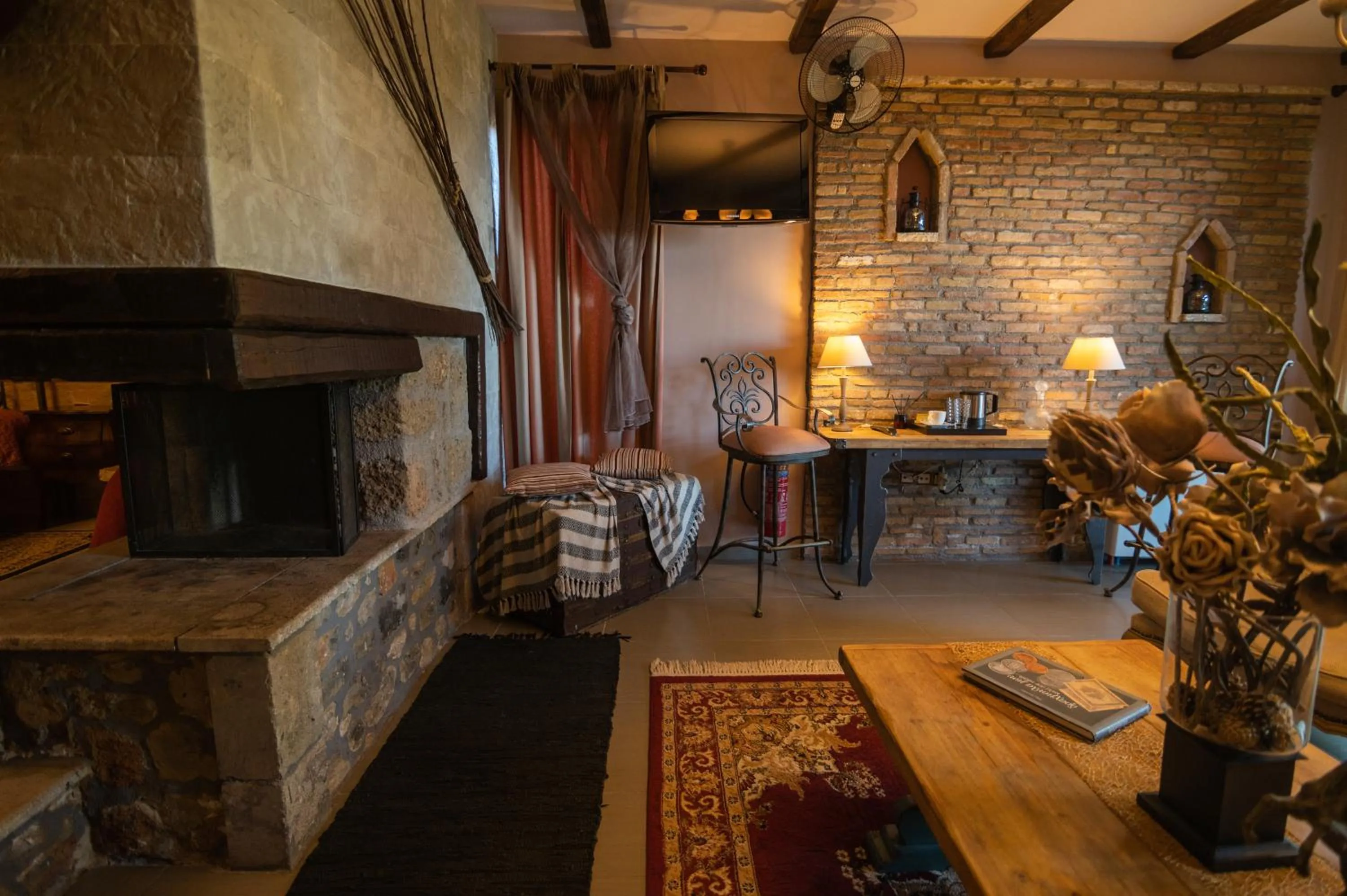 Living room in Vathyskia Guesthouse