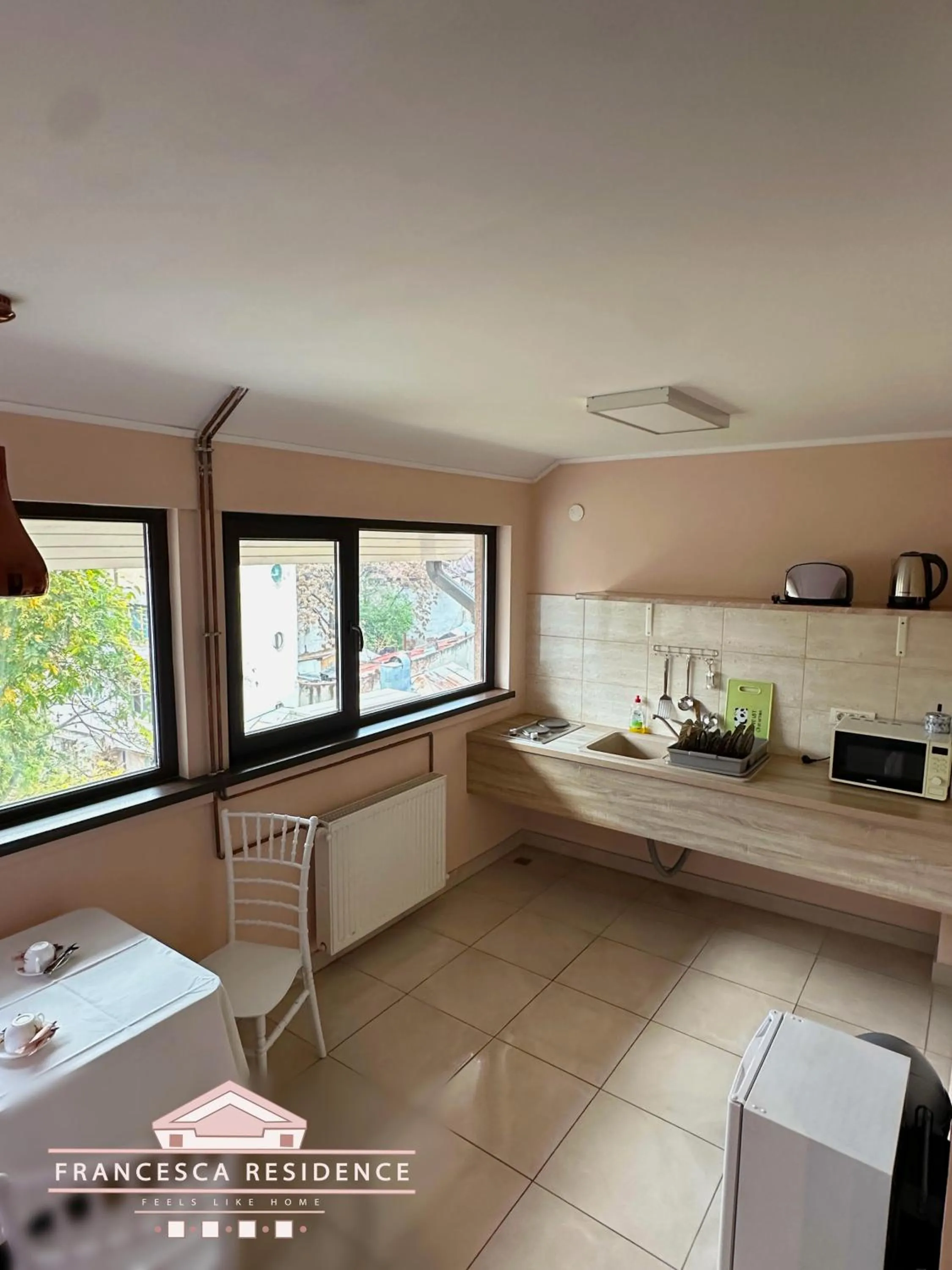 Coffee/tea facilities in Francesca Residence