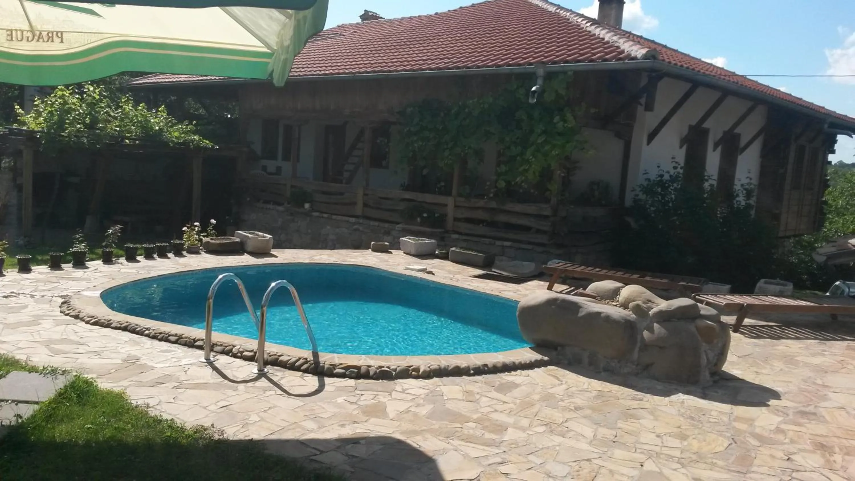 Swimming pool in Hotel Pri Chakara