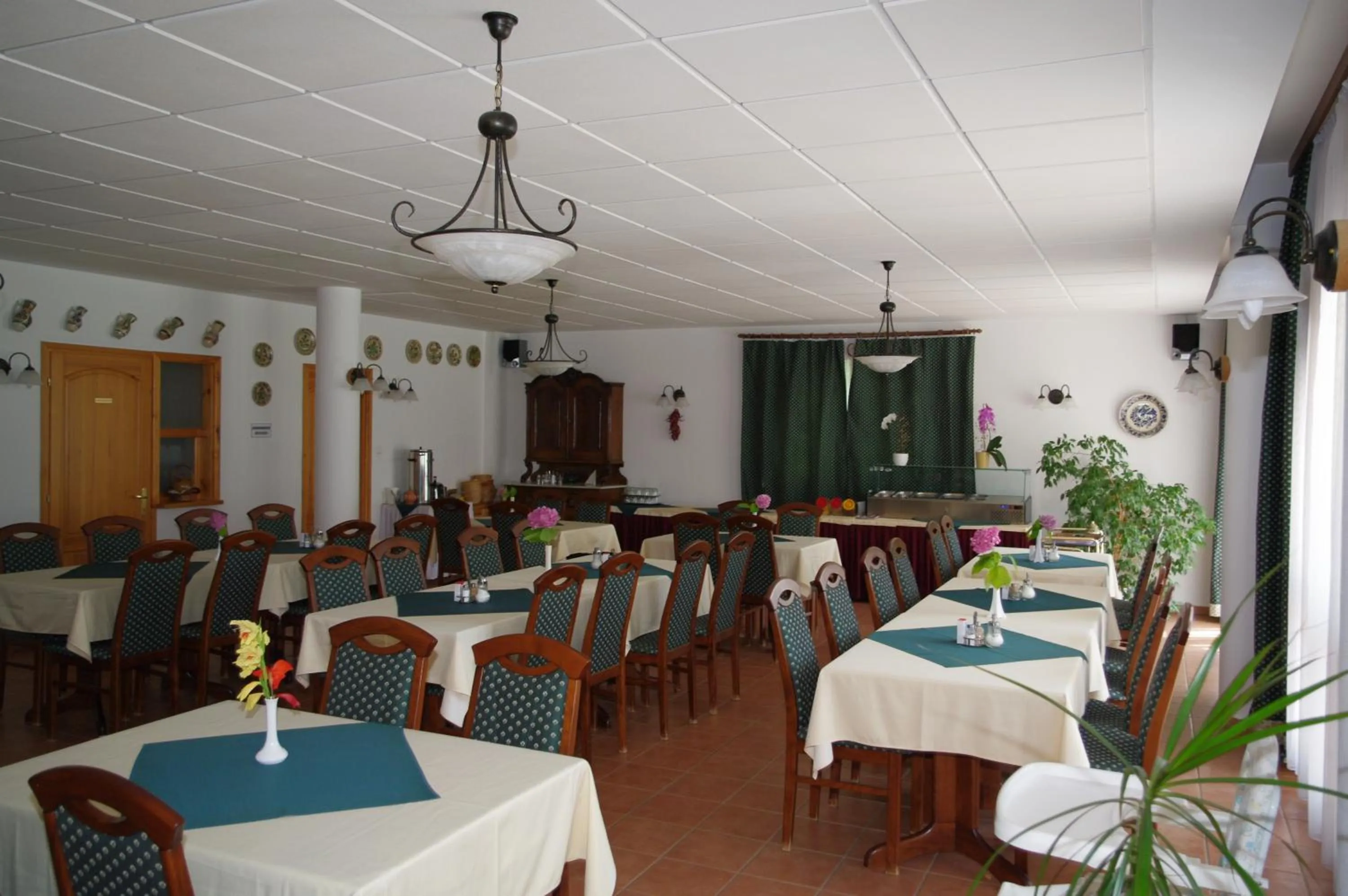 Restaurant/places to eat in Ágnes Hotel