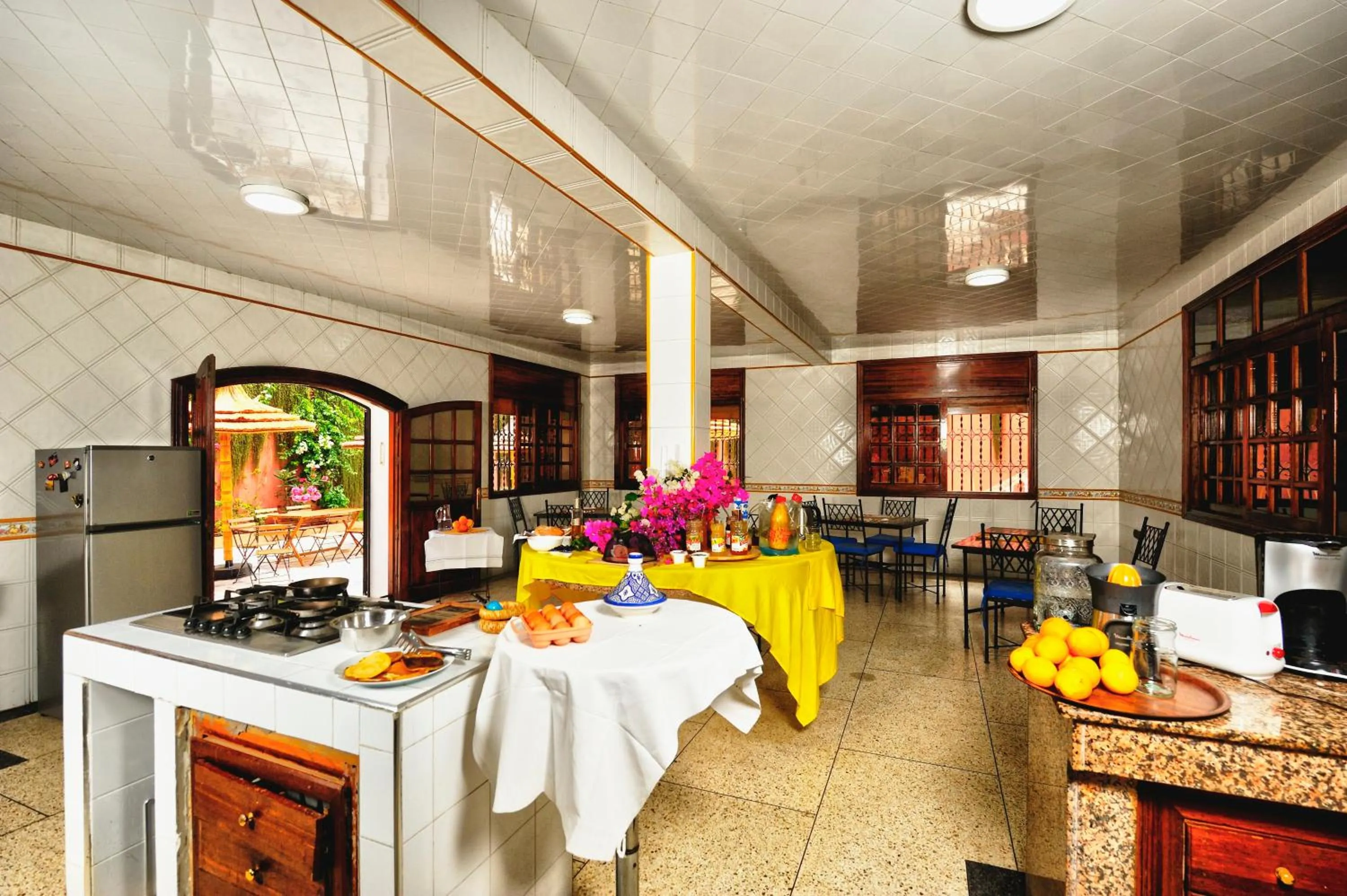 Restaurant/places to eat in LHOSTEL à Casablanca