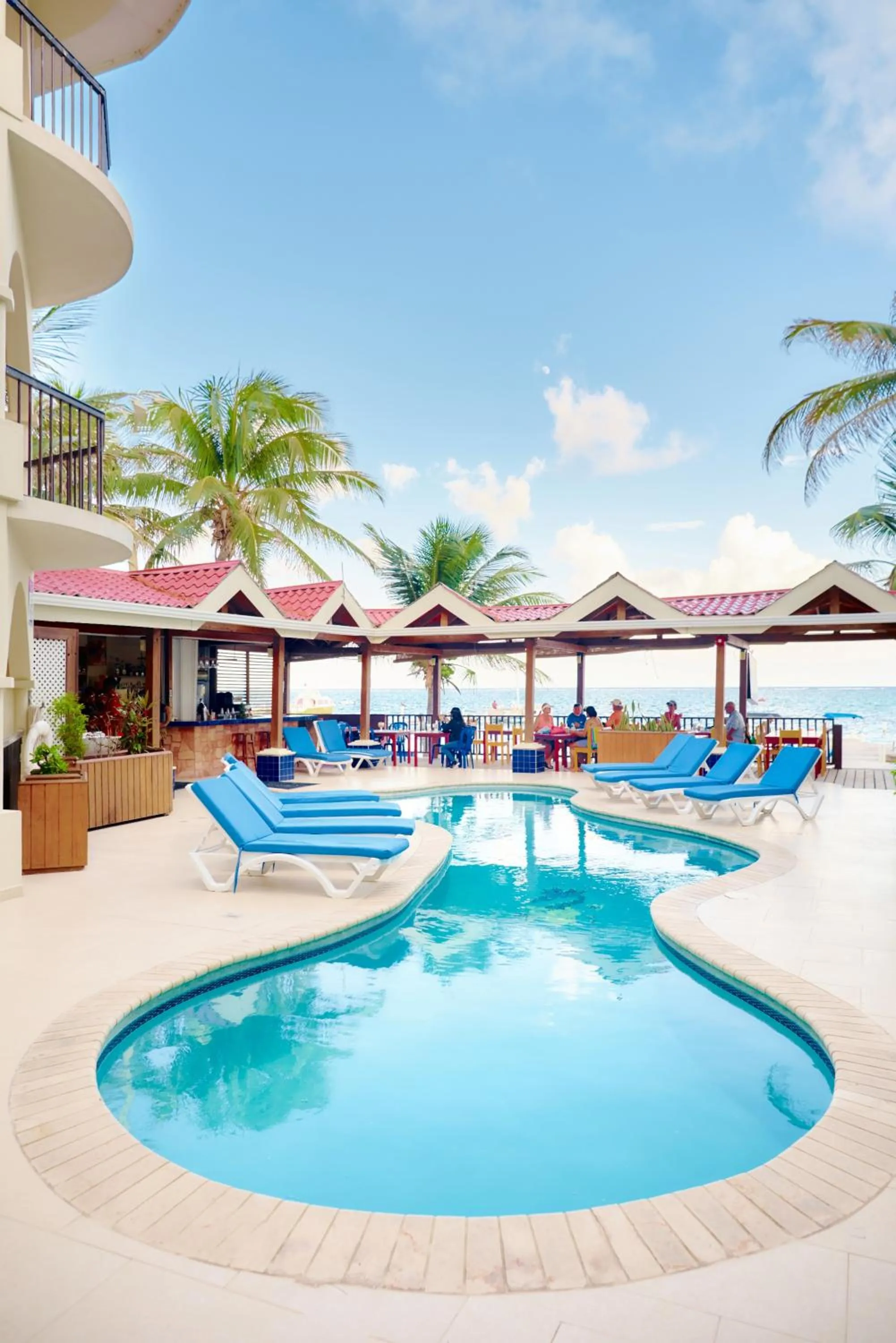 Lounge or bar in SunBreeze Suites