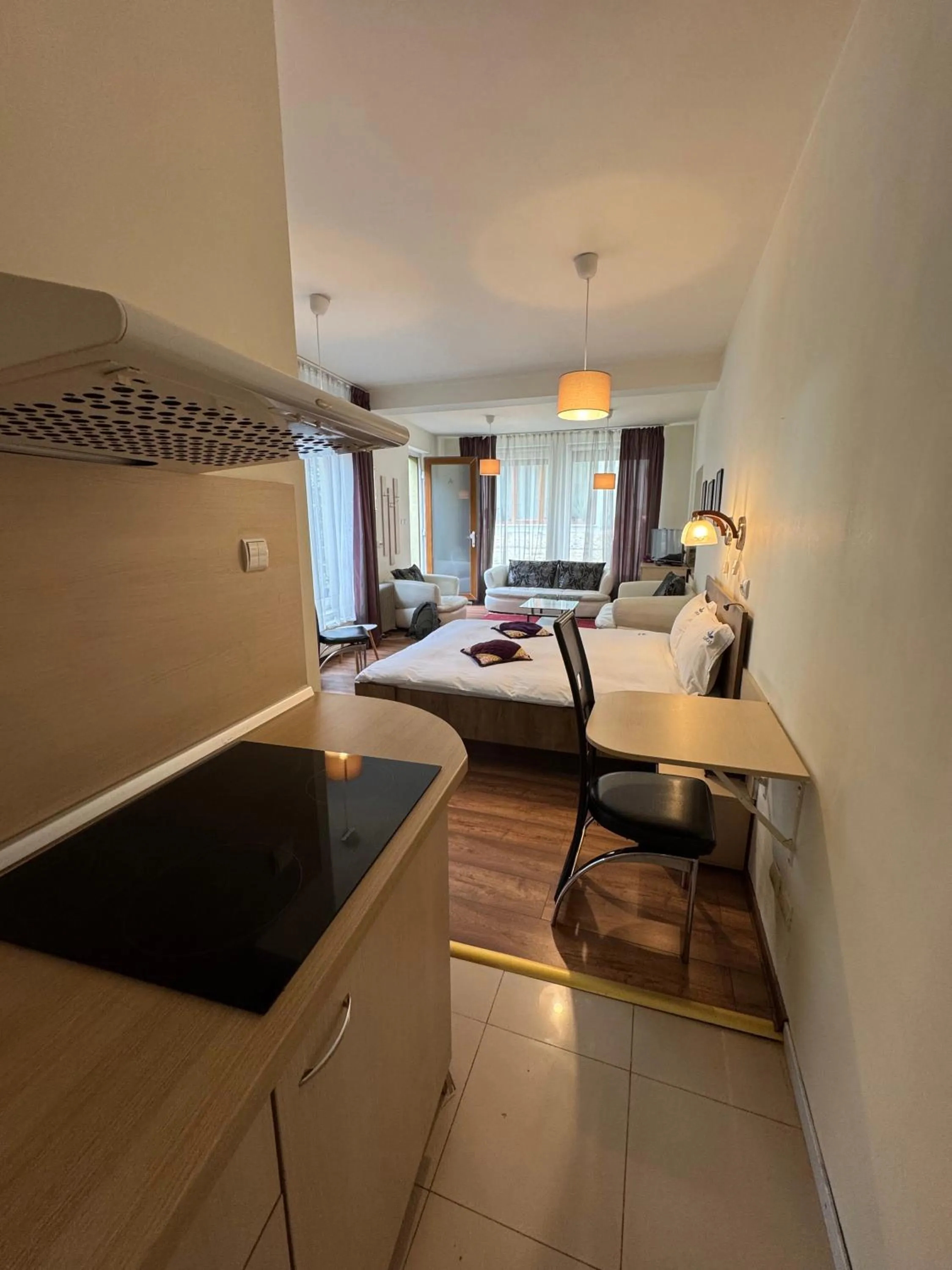 Kitchen or kitchenette, Bed in Lucas 10 Apartments