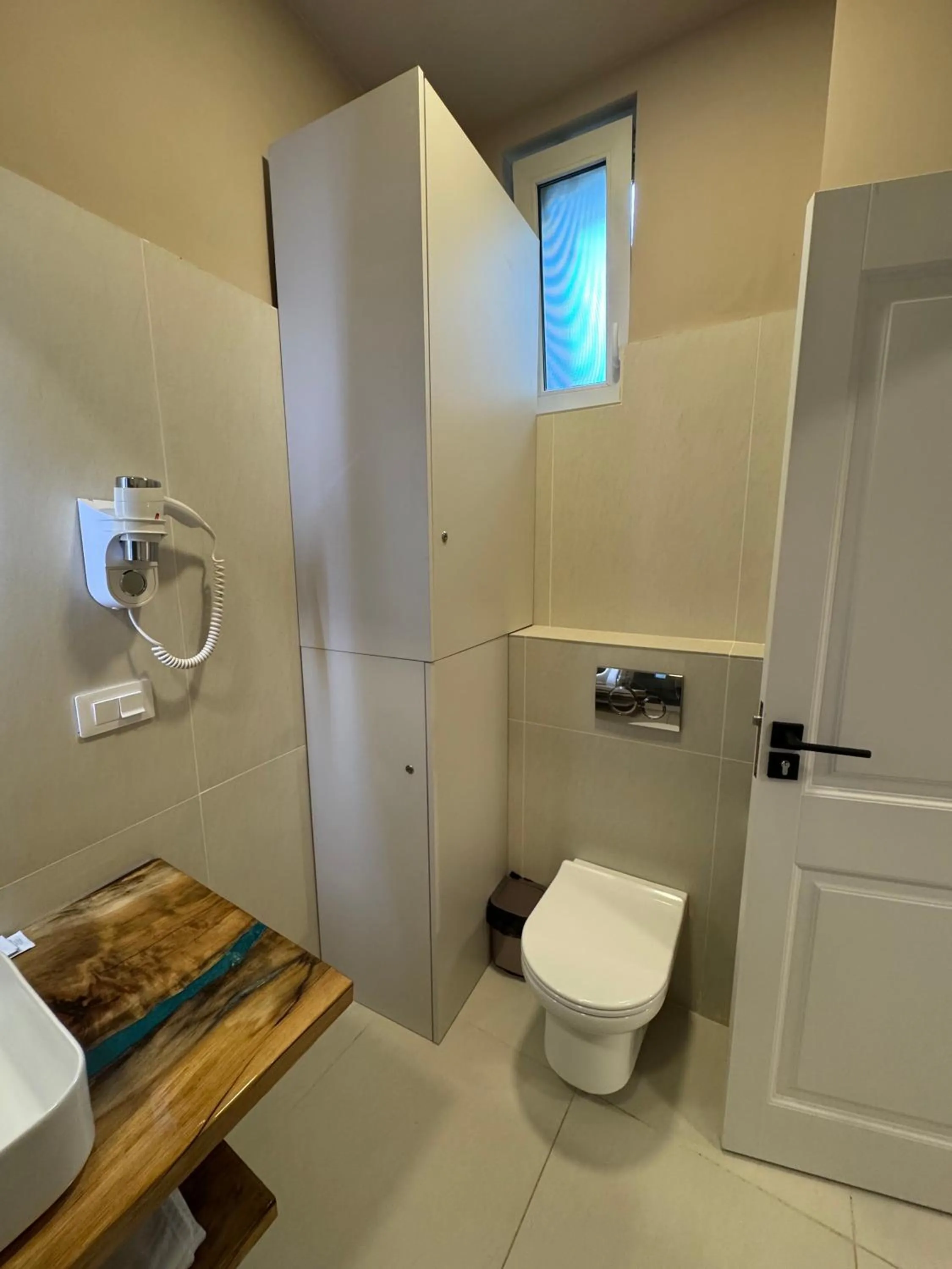 Toilet in Lucas 10 Apartments