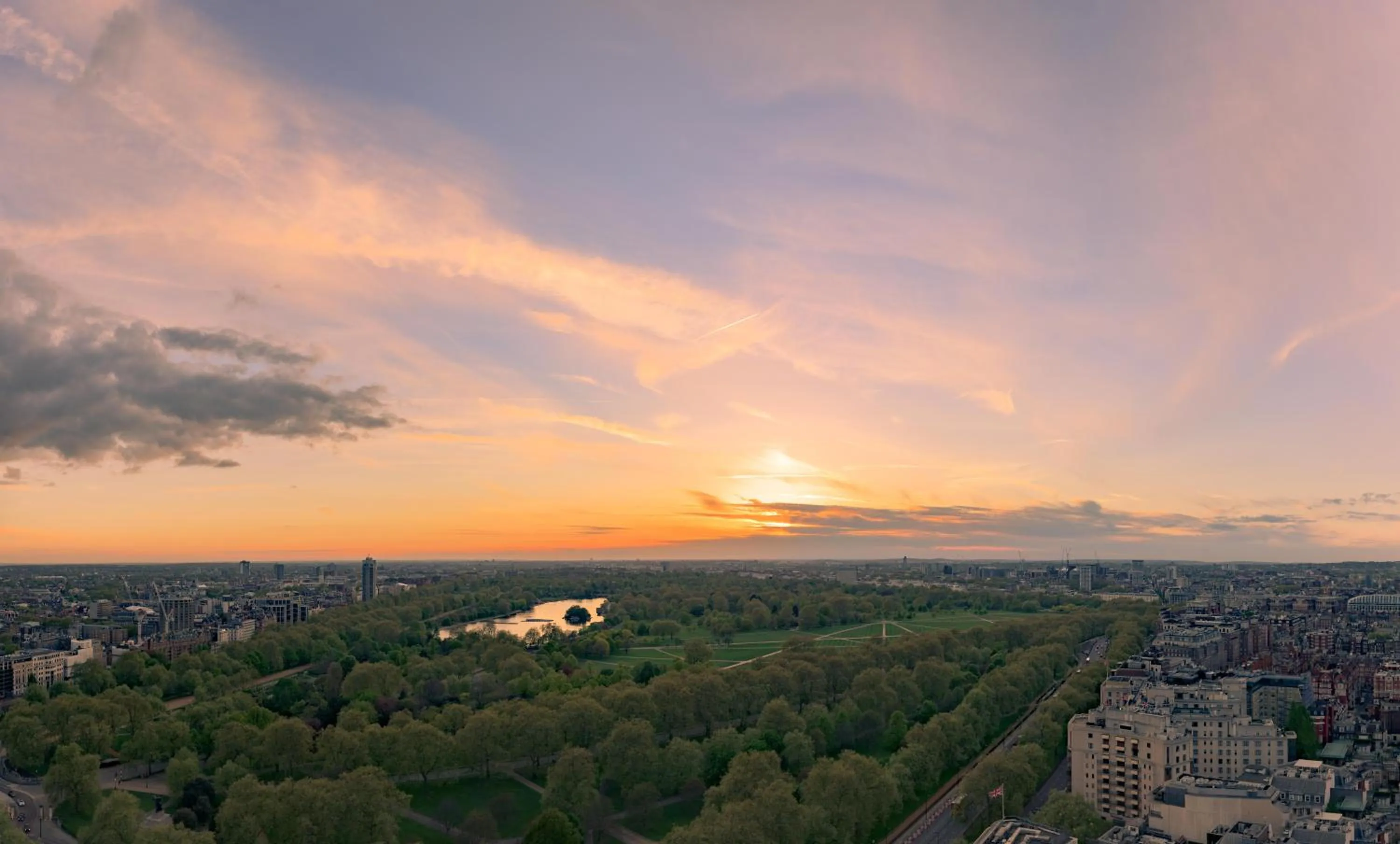 Nearby landmark in London Hilton on Park Lane