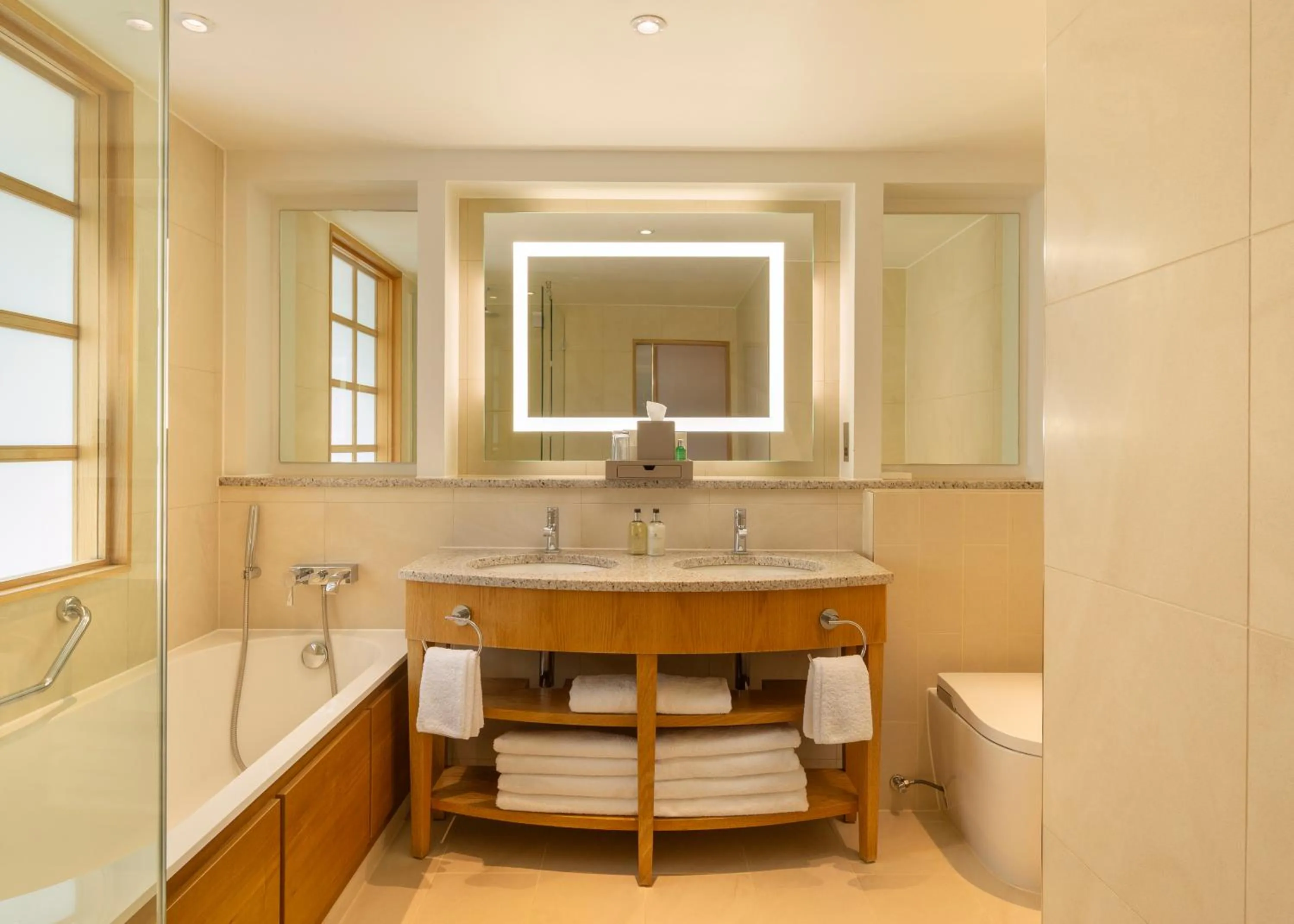 Bathroom in London Hilton on Park Lane