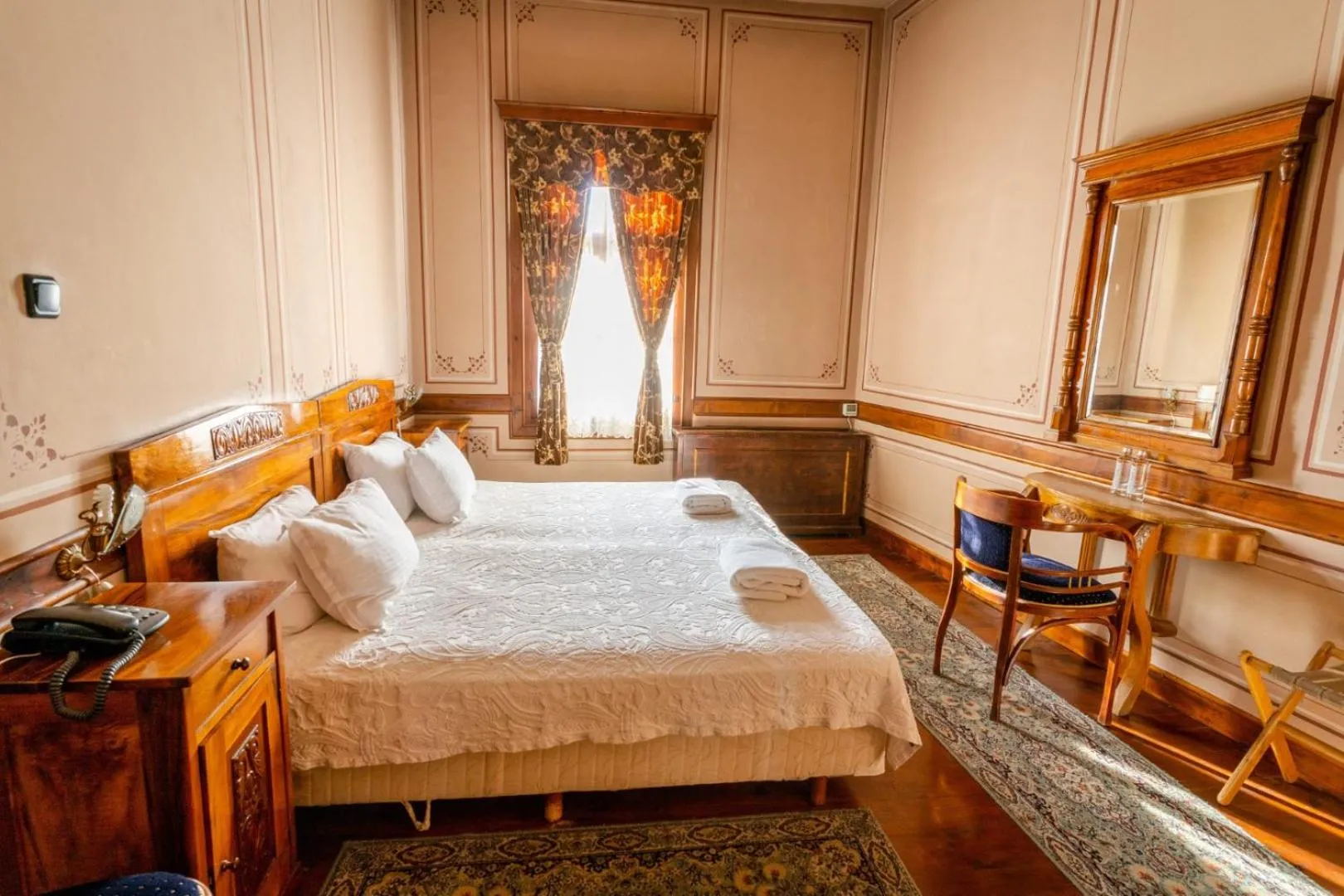 Bed in Old Legends Hotel