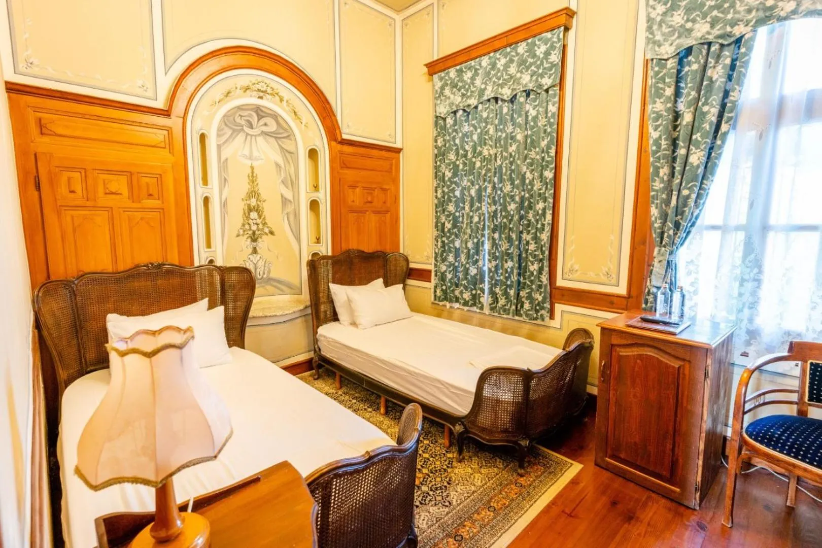 Bed in Old Legends Hotel