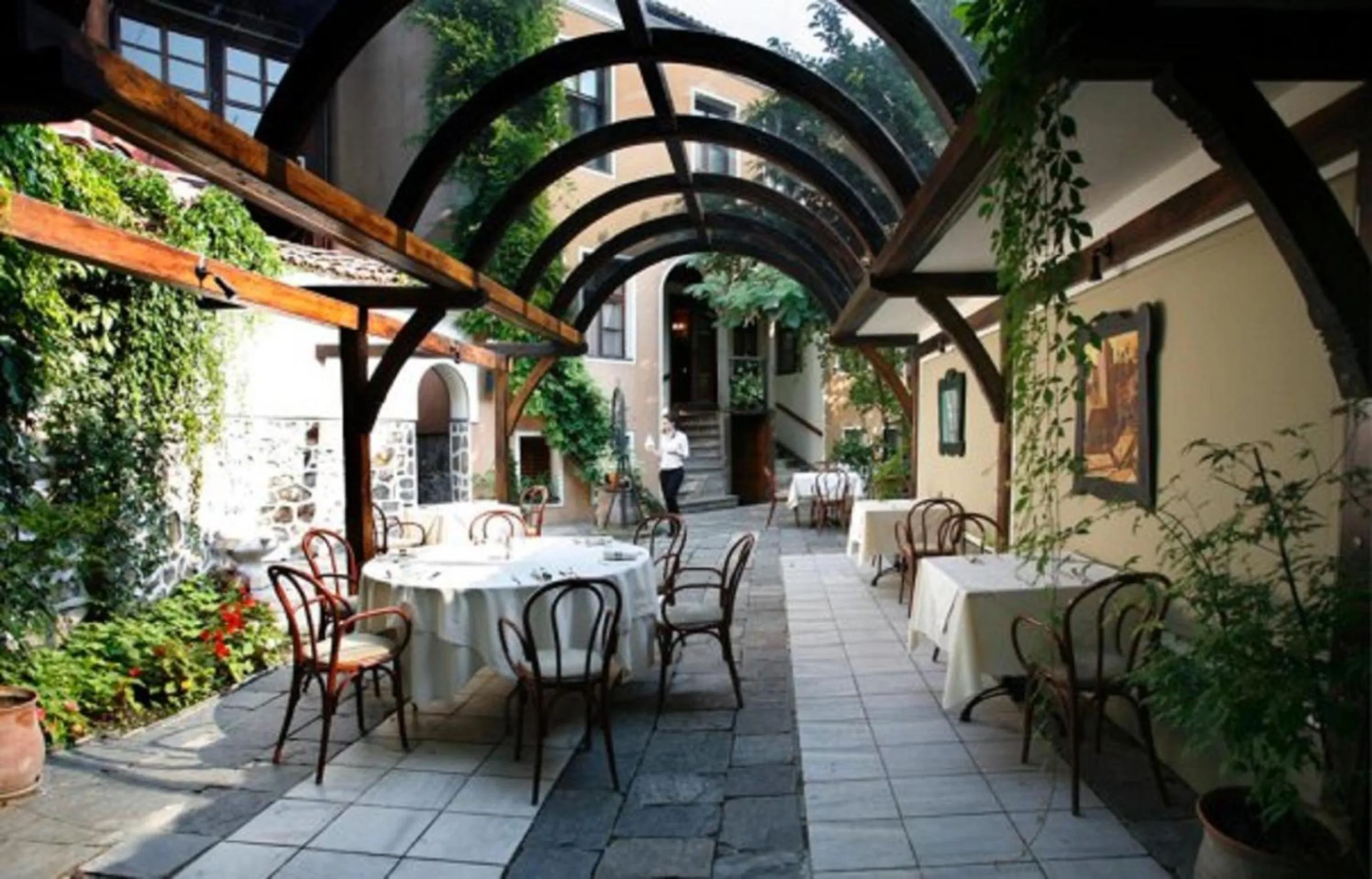 Patio in Old Legends Hotel