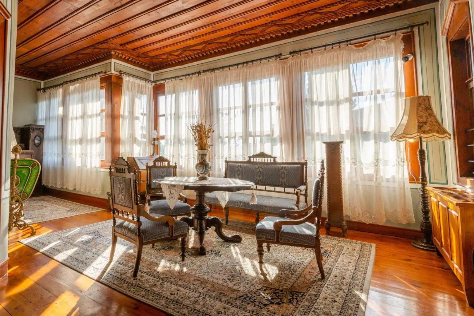 TV and multimedia in Old Legends Hotel