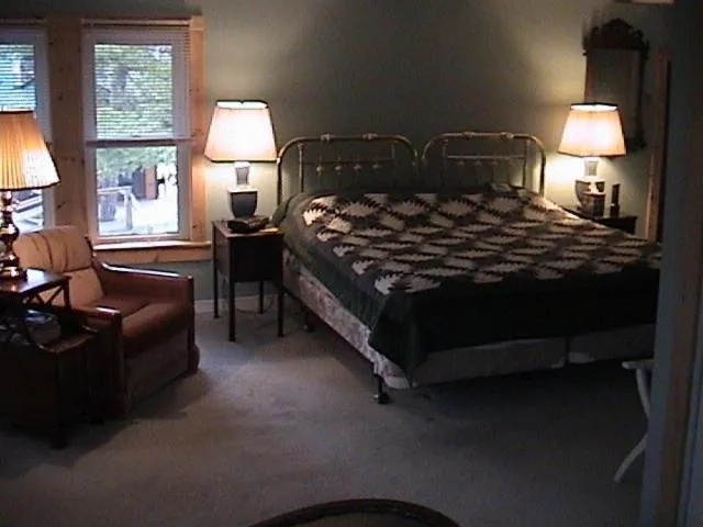 Bed in Sunny Rock Bed & Breakfast