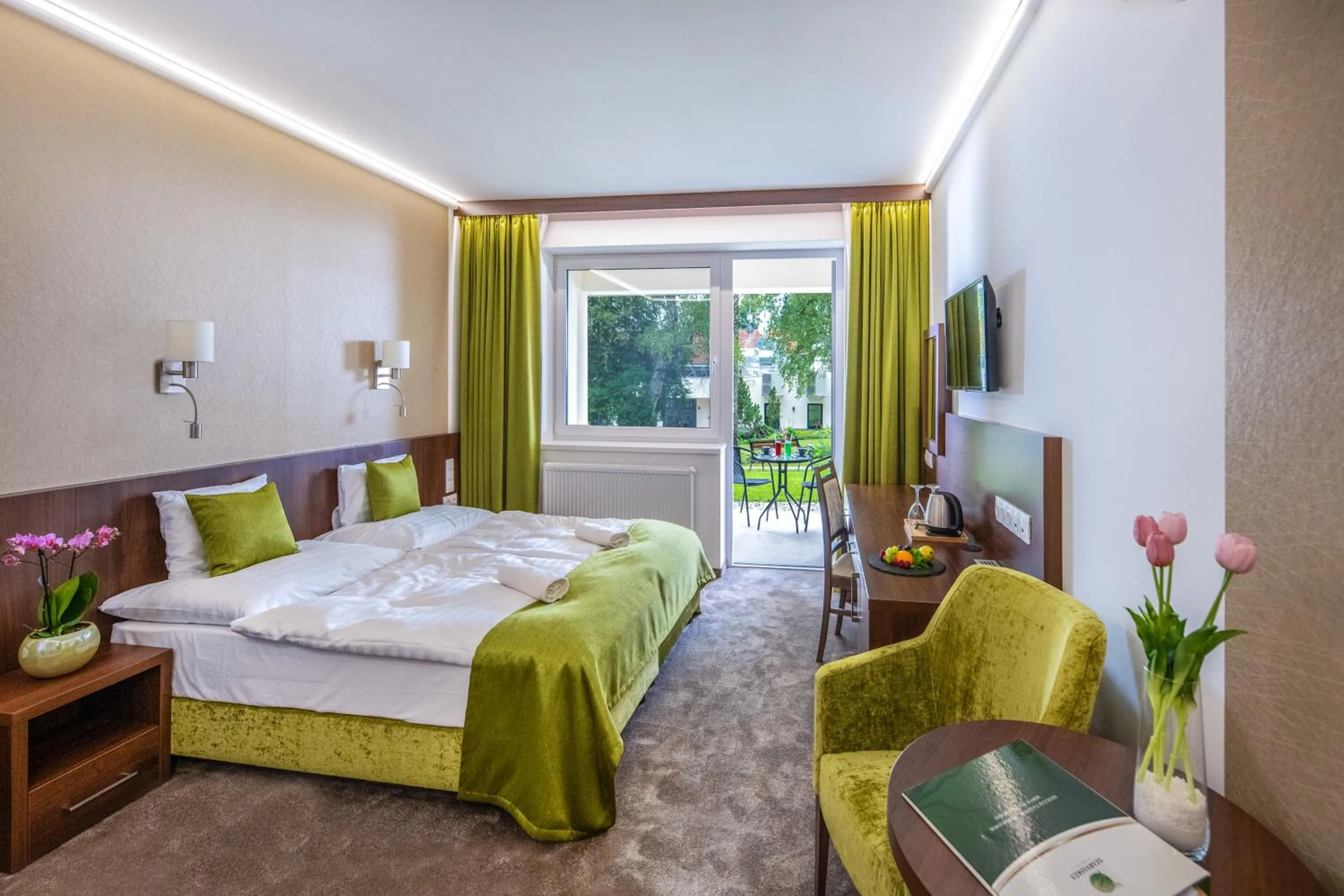 Bed in Szarvaskút Hotel