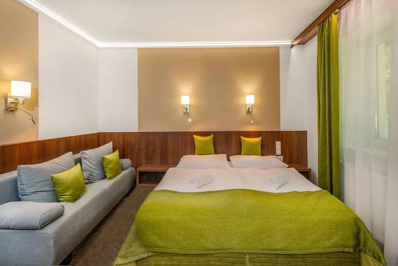 Bed in Szarvaskút Hotel