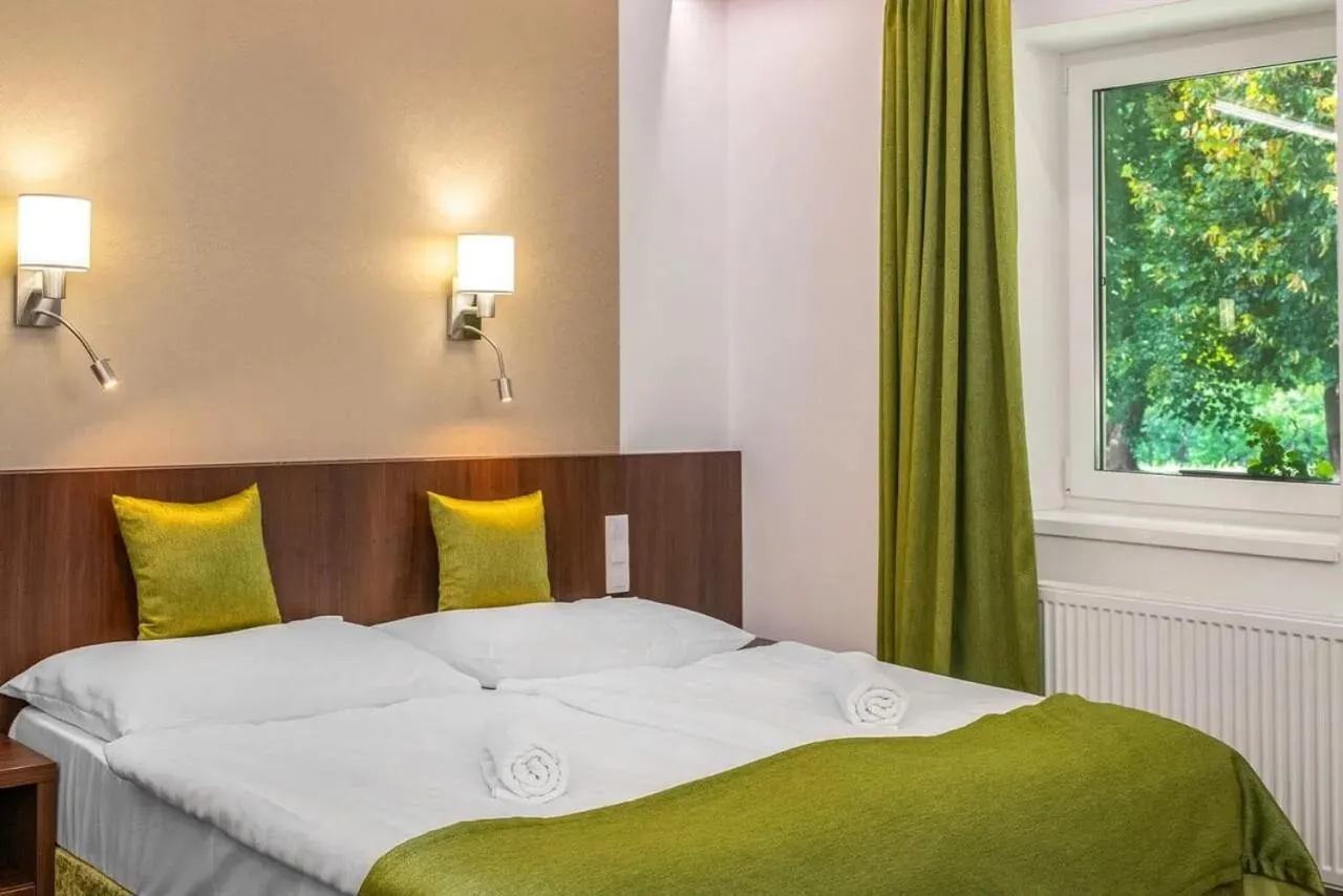 Bed in Szarvaskút Hotel