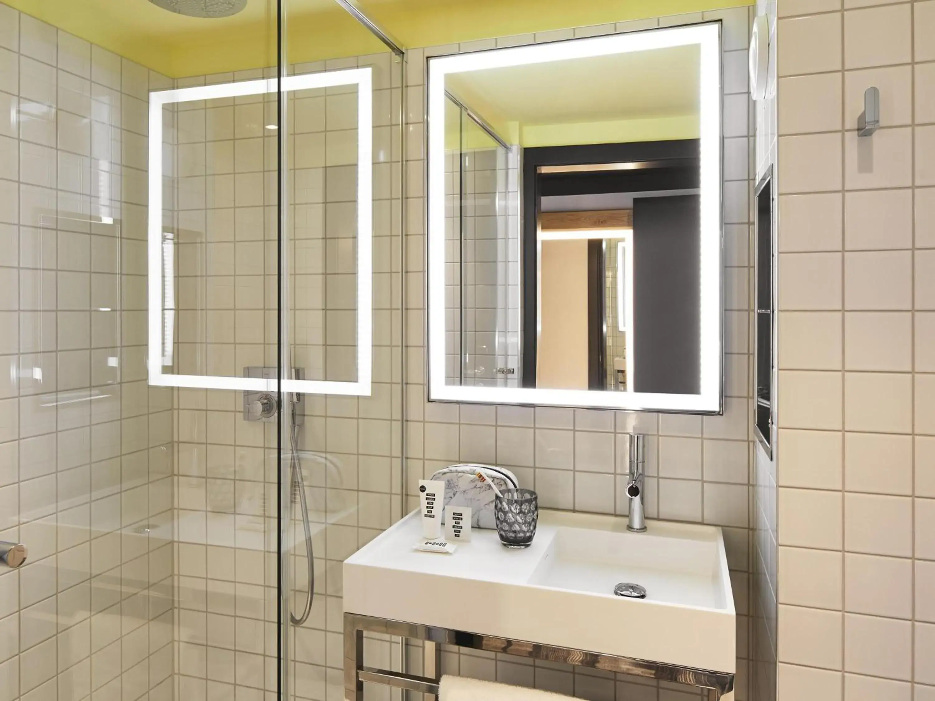 Bedroom in Mama Shelter London - Shoreditch Bedroom in Mama Shelter London - Shoreditch