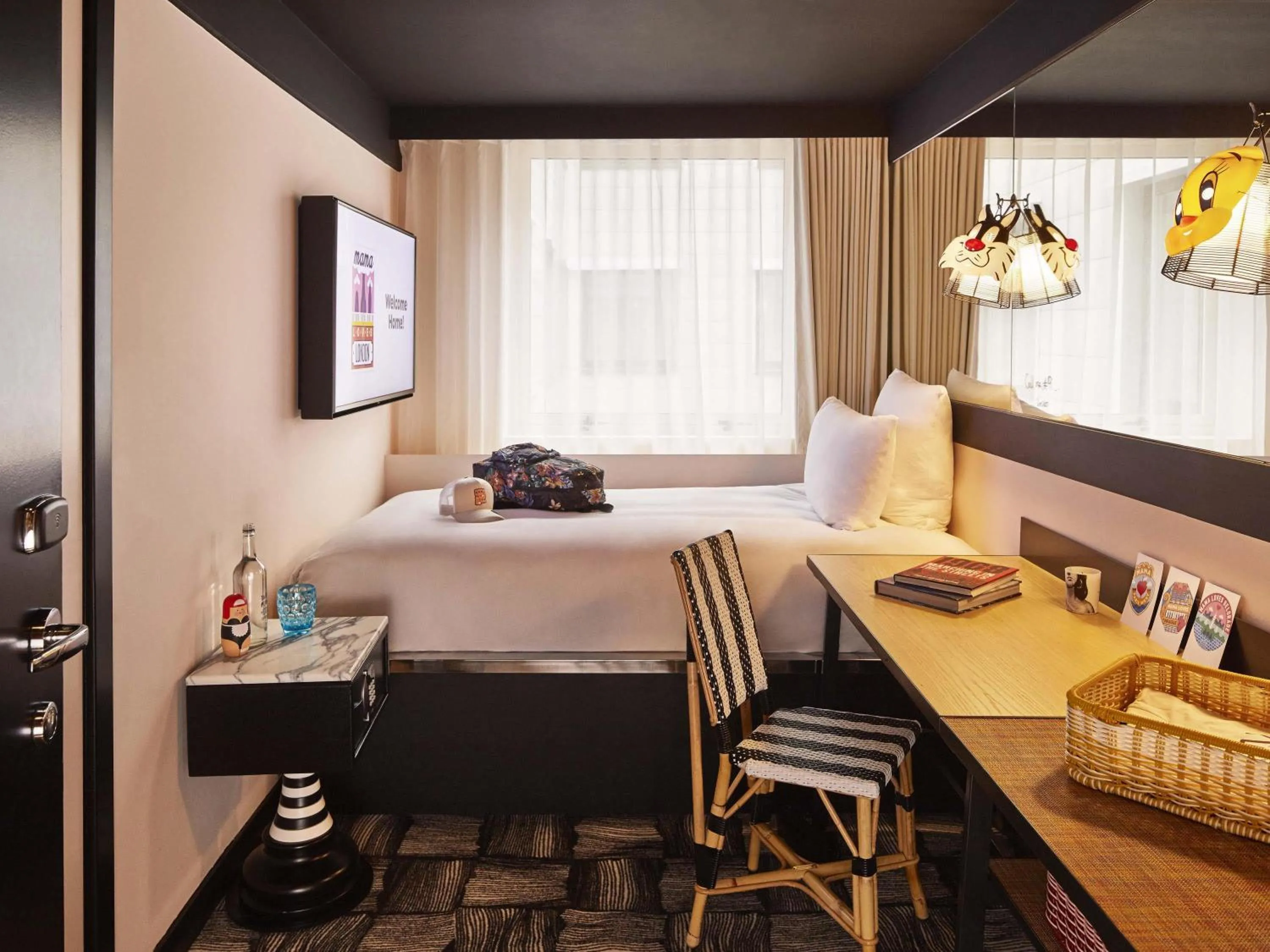 Bedroom, Bed in Mama Shelter London - Shoreditch