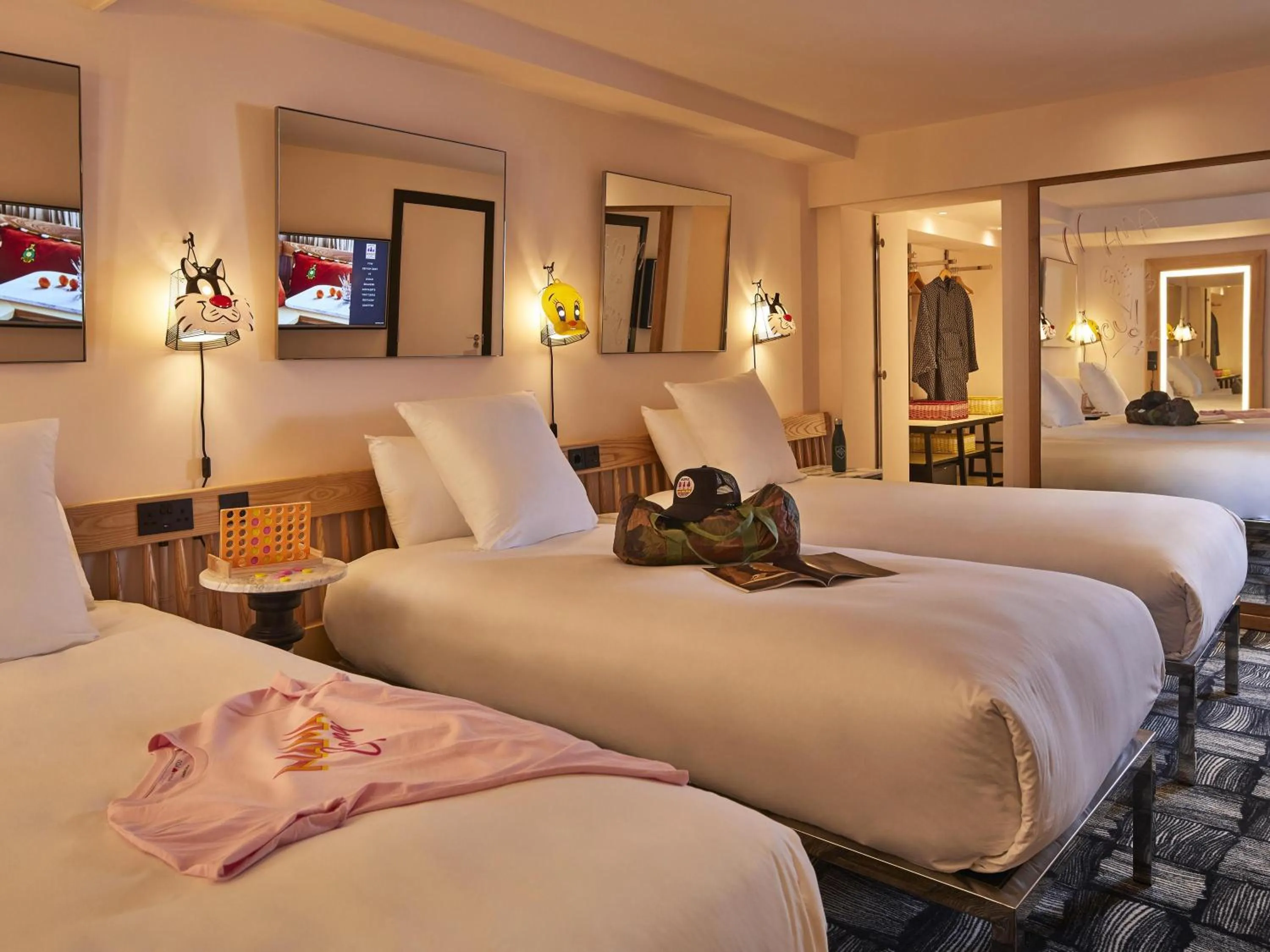 Bedroom, Bed in Mama Shelter London - Shoreditch