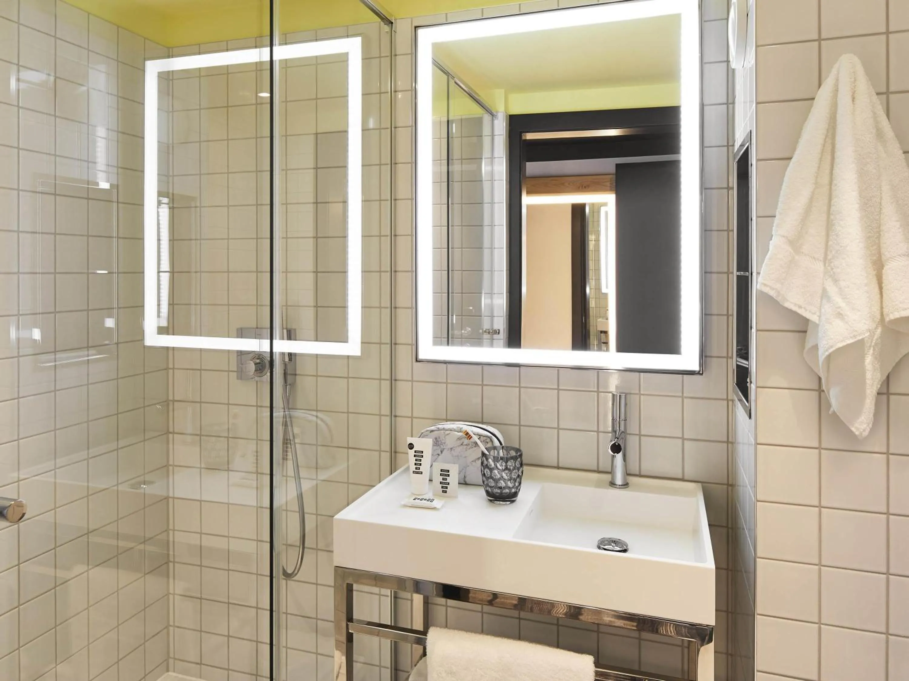 Bedroom in Mama Shelter London - Shoreditch